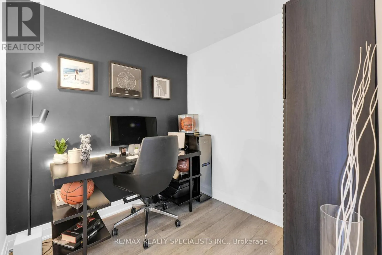 105 - 24 WOODSTREAM BOULEVARD