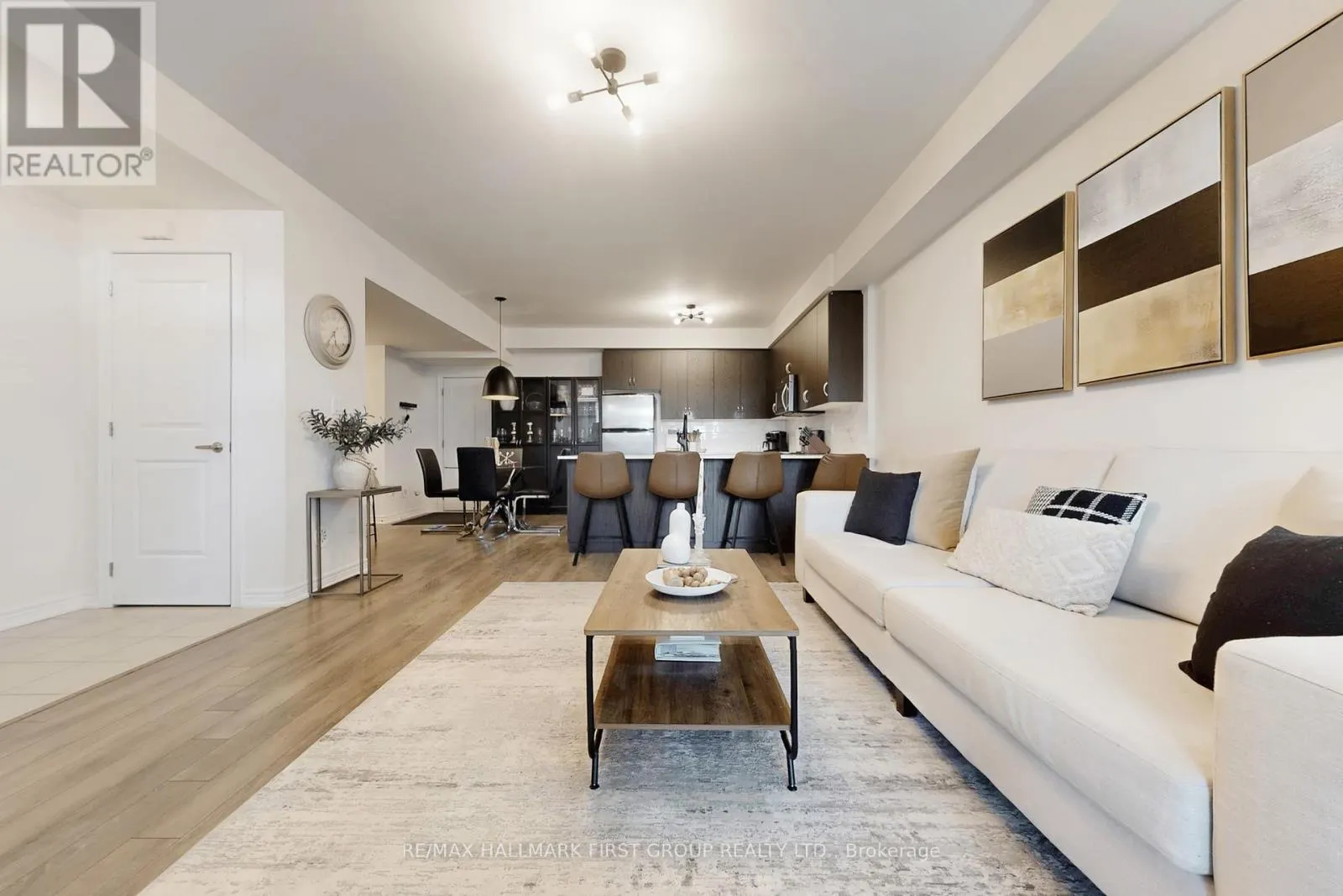 7 - 125 KAYLA CRESCENT