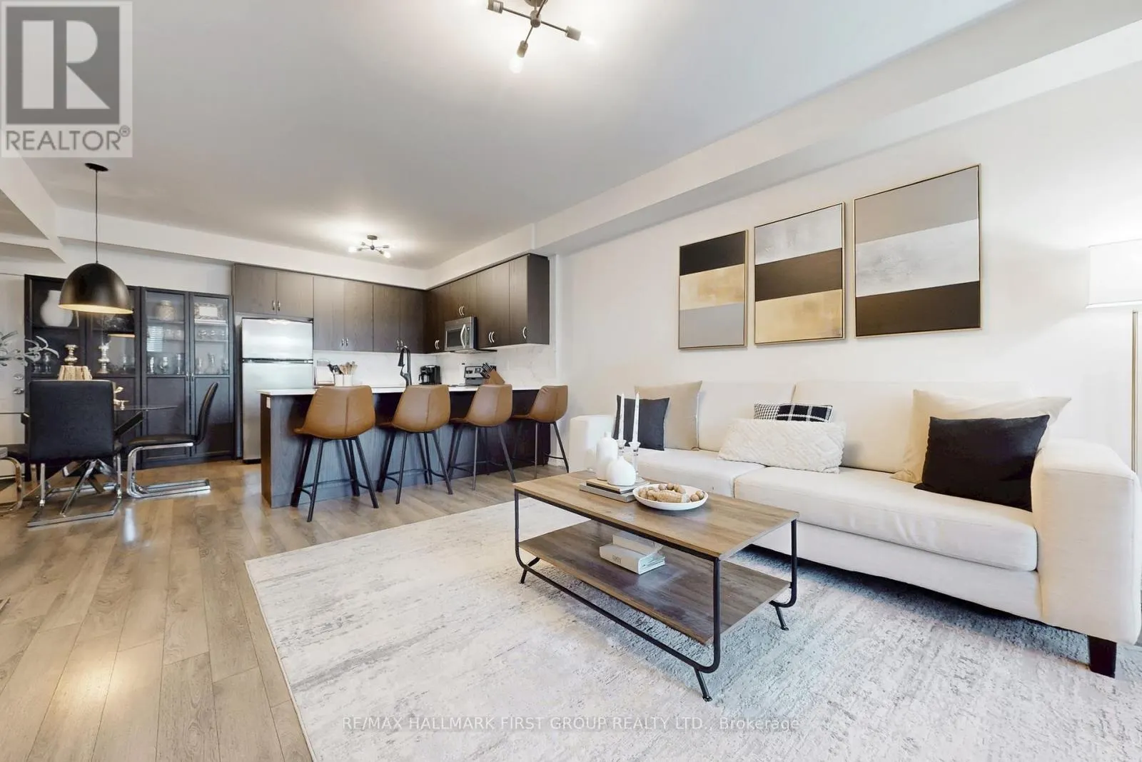 7 - 125 KAYLA CRESCENT