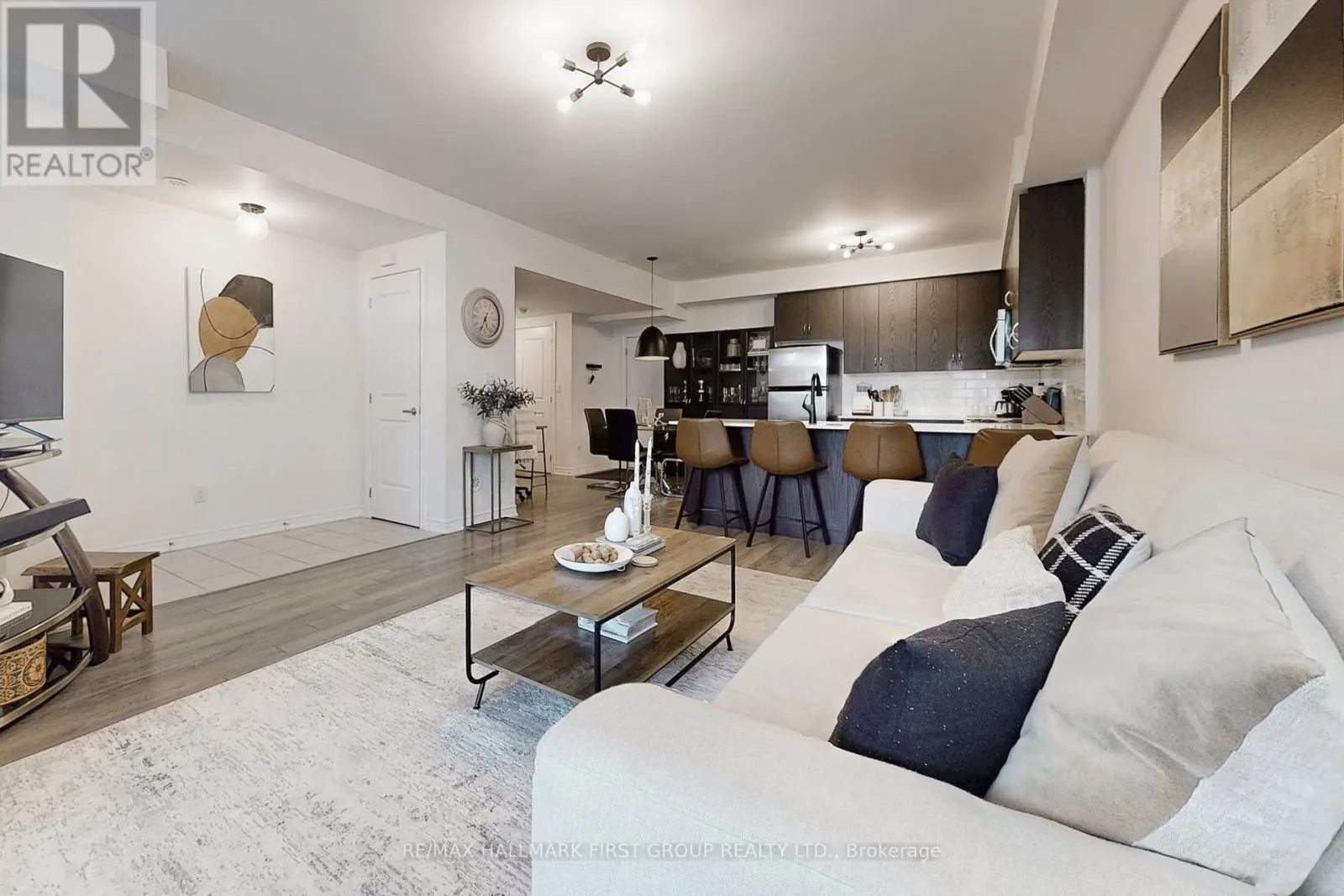 7 - 125 KAYLA CRESCENT