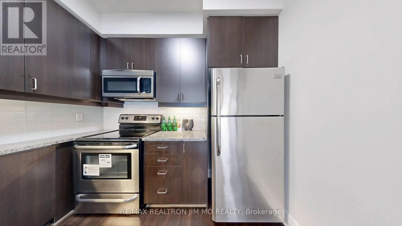 416 - 8110 BIRCHMOUNT ROAD