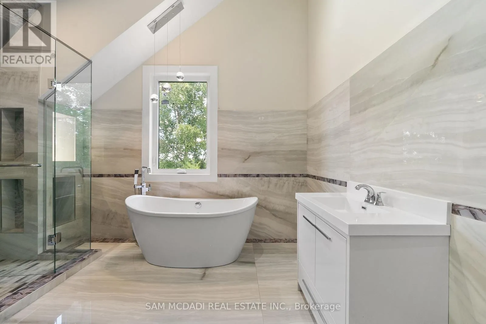 15 GLENVIEW HEIGHTS LANE