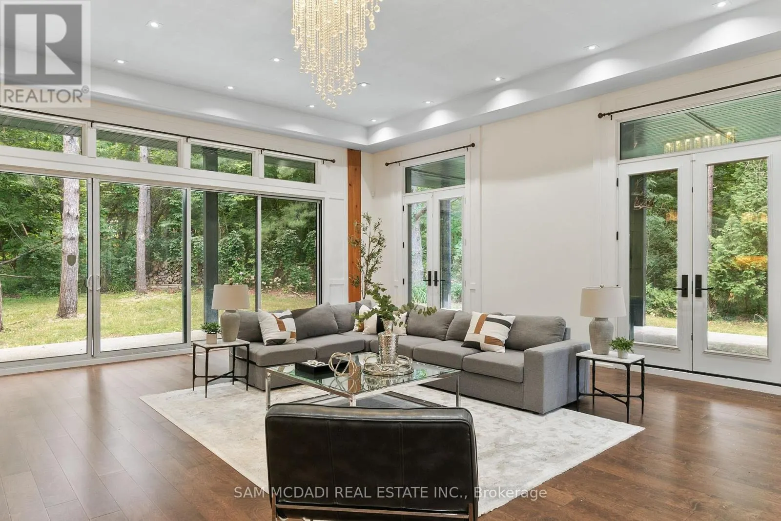 15 GLENVIEW HEIGHTS LANE