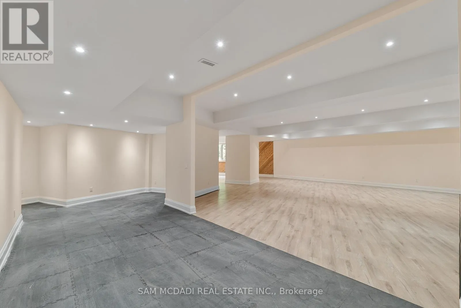 15 GLENVIEW HEIGHTS LANE