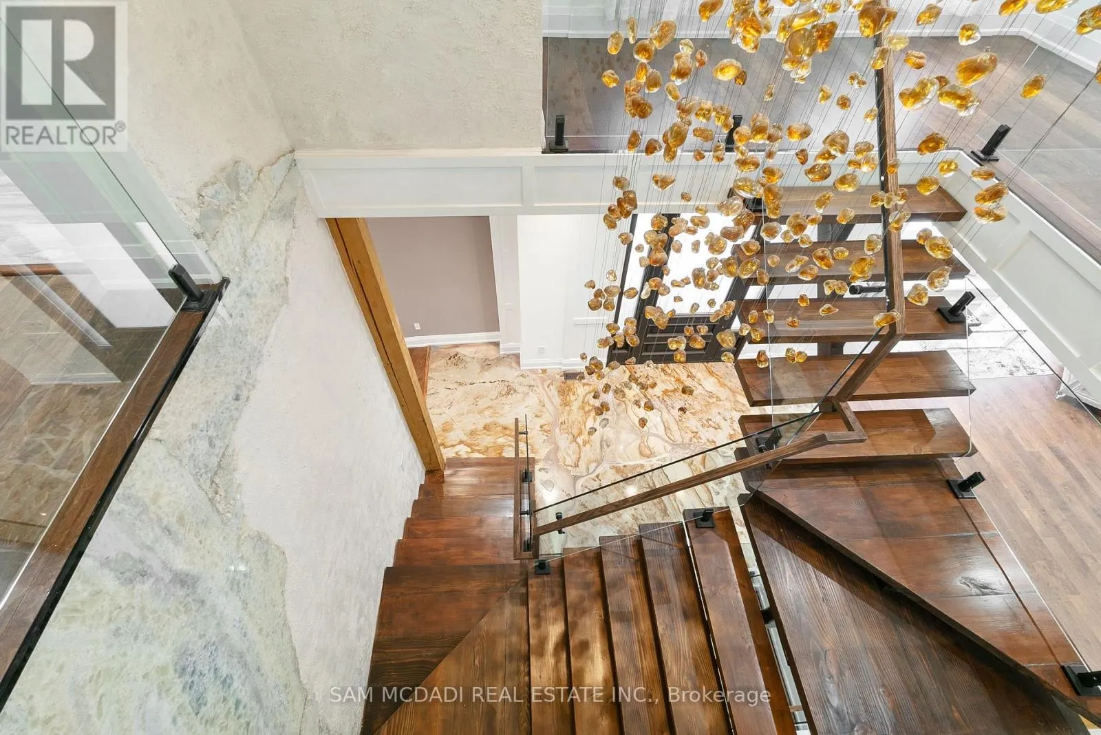 15 GLENVIEW HEIGHTS LANE