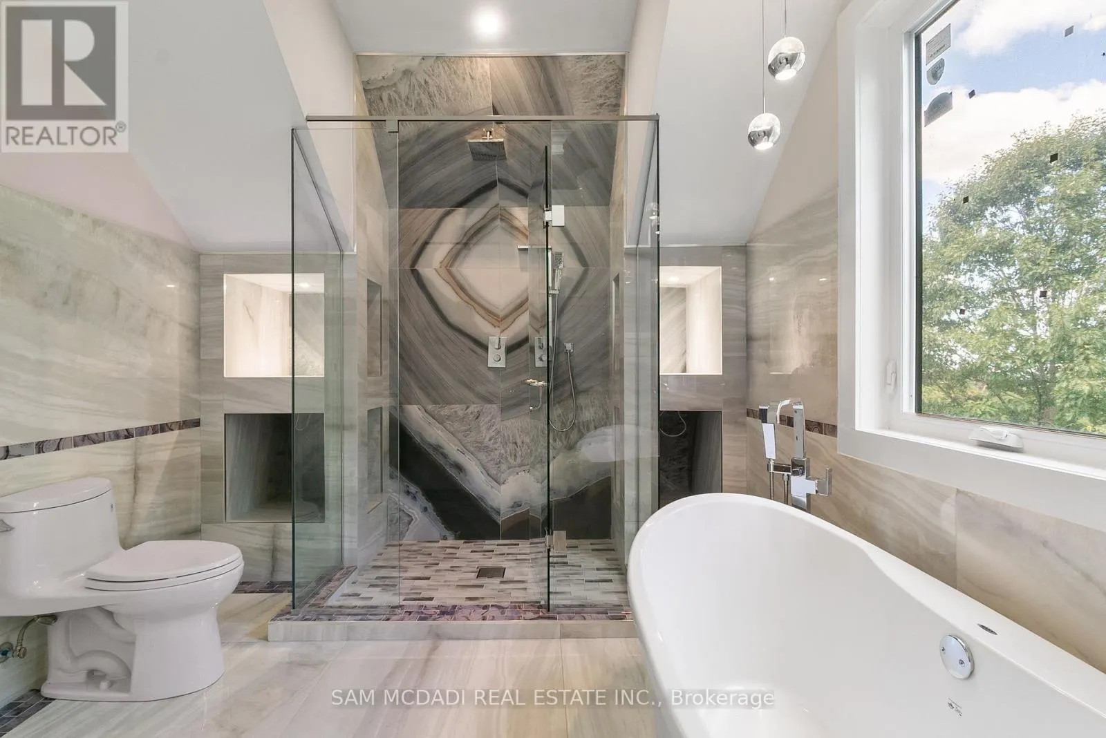 15 GLENVIEW HEIGHTS LANE