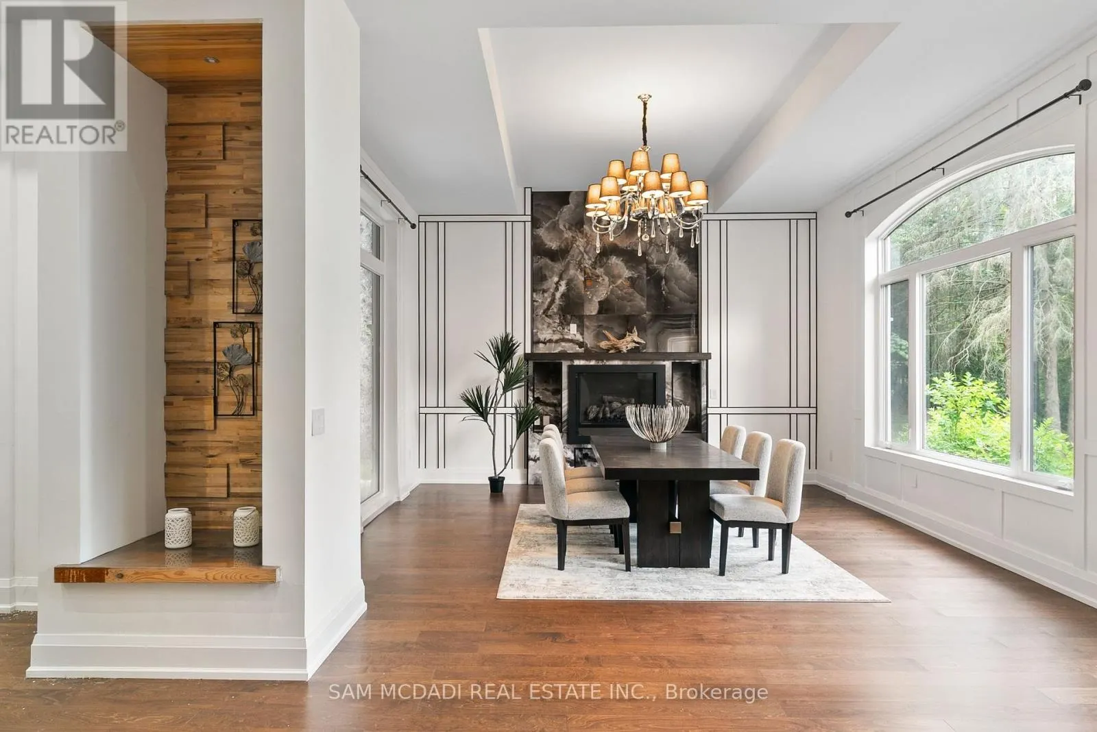 15 GLENVIEW HEIGHTS LANE