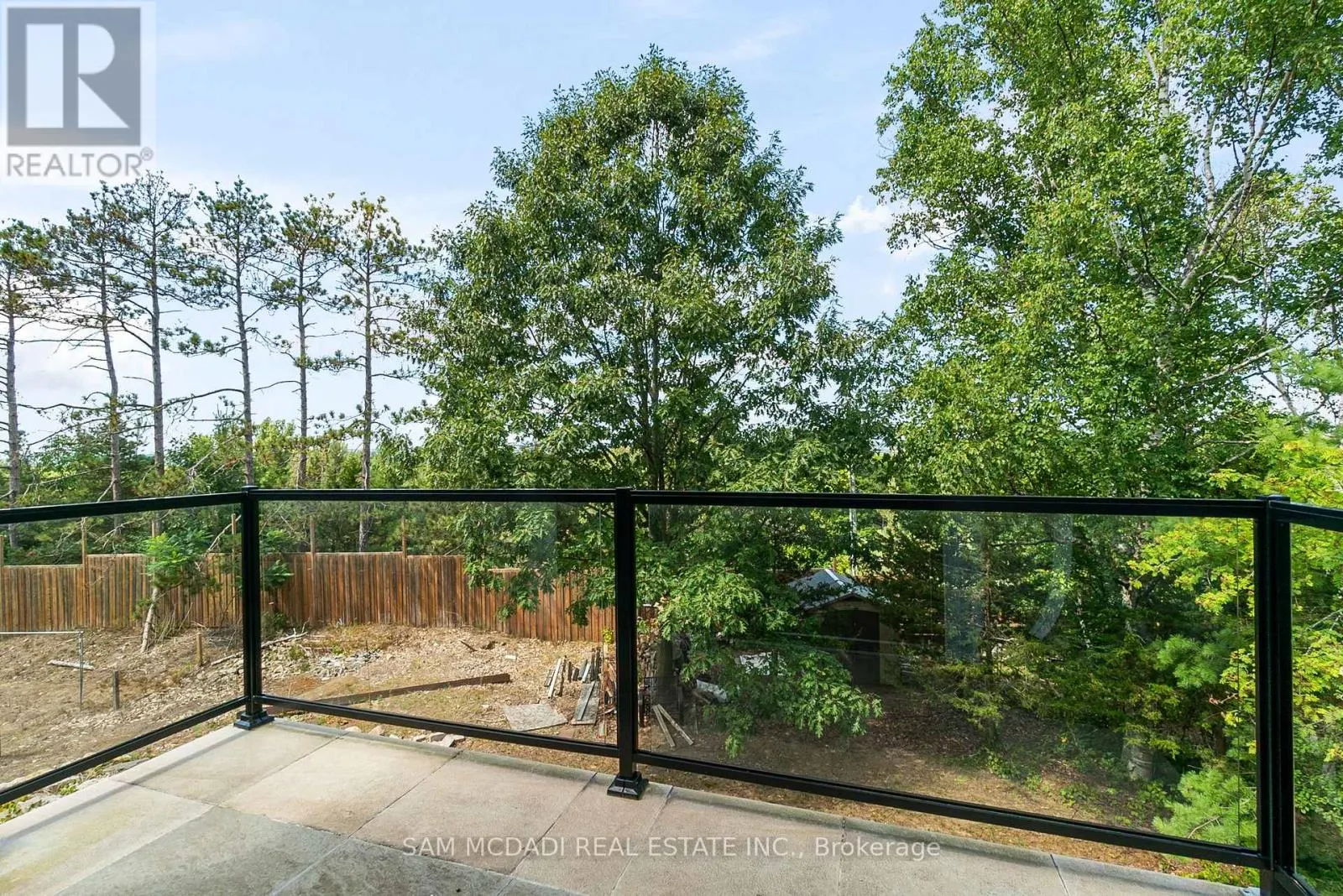 15 GLENVIEW HEIGHTS LANE