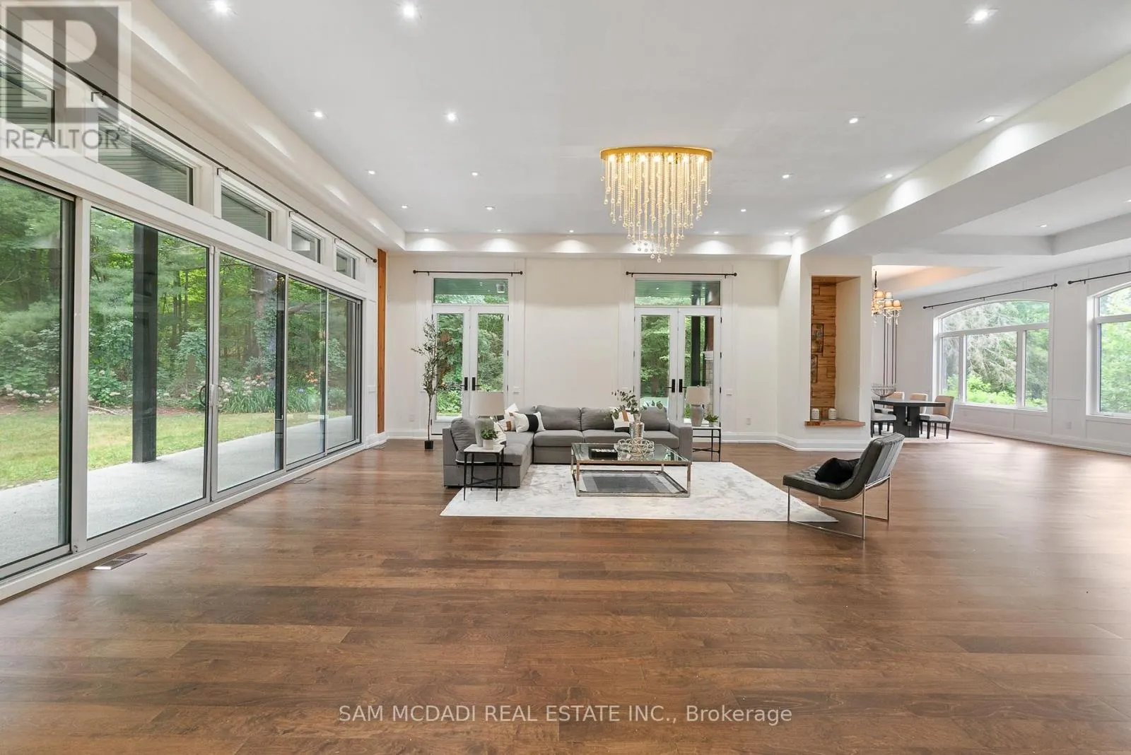 15 GLENVIEW HEIGHTS LANE