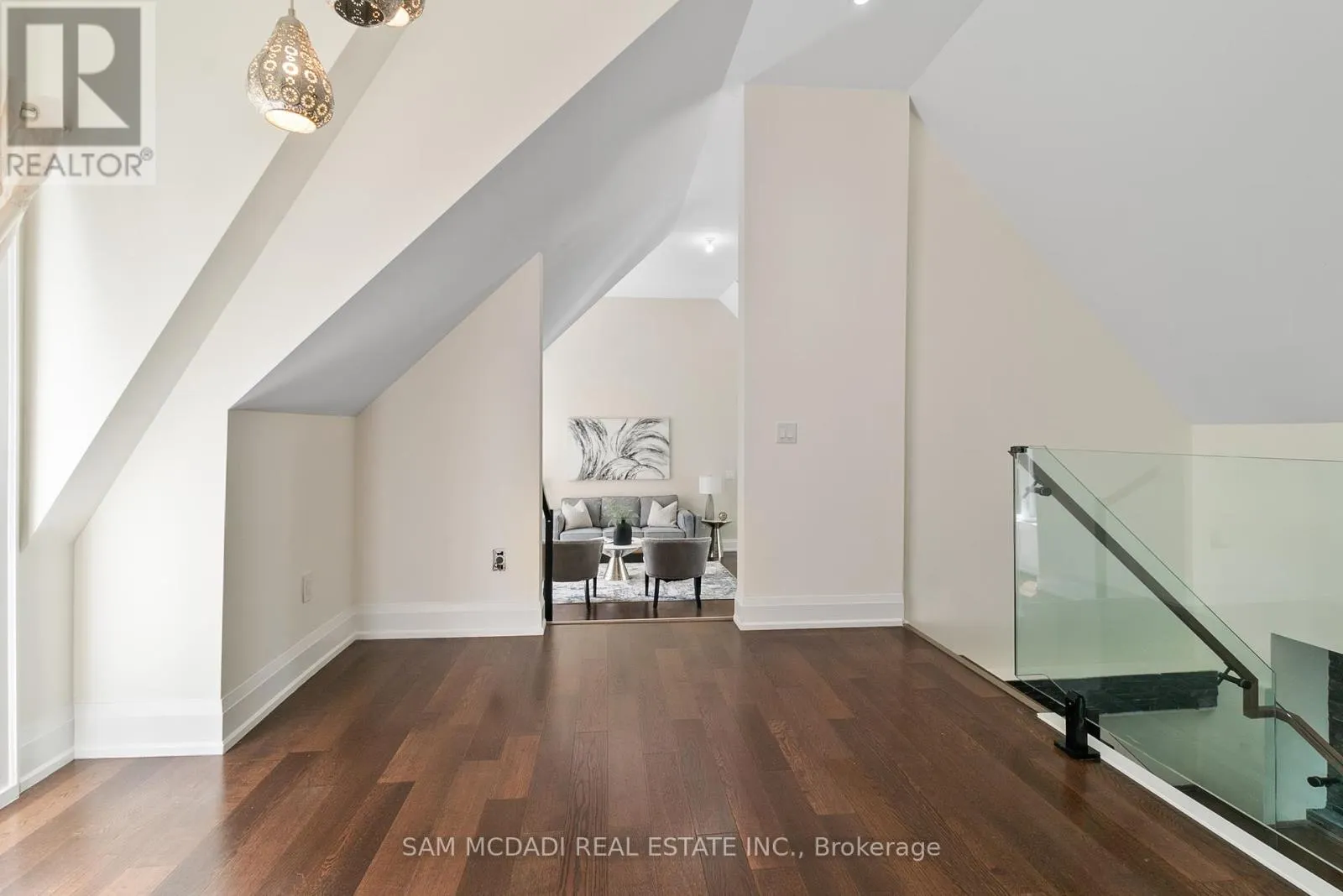 15 GLENVIEW HEIGHTS LANE