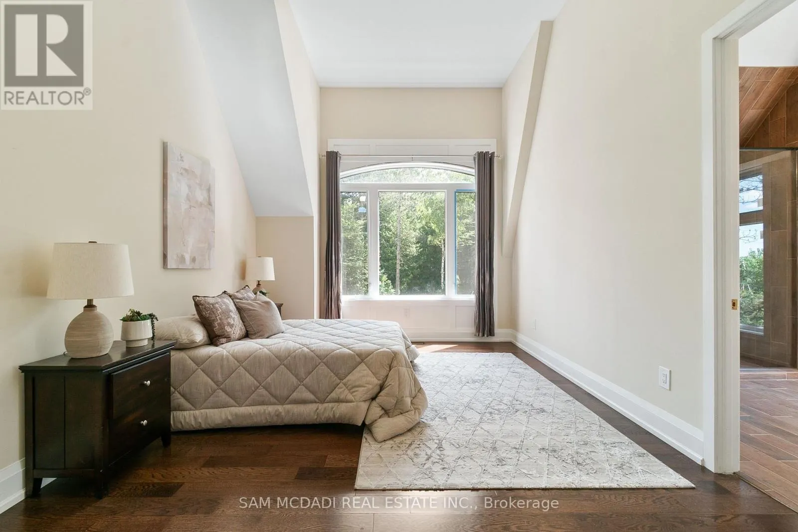 15 GLENVIEW HEIGHTS LANE