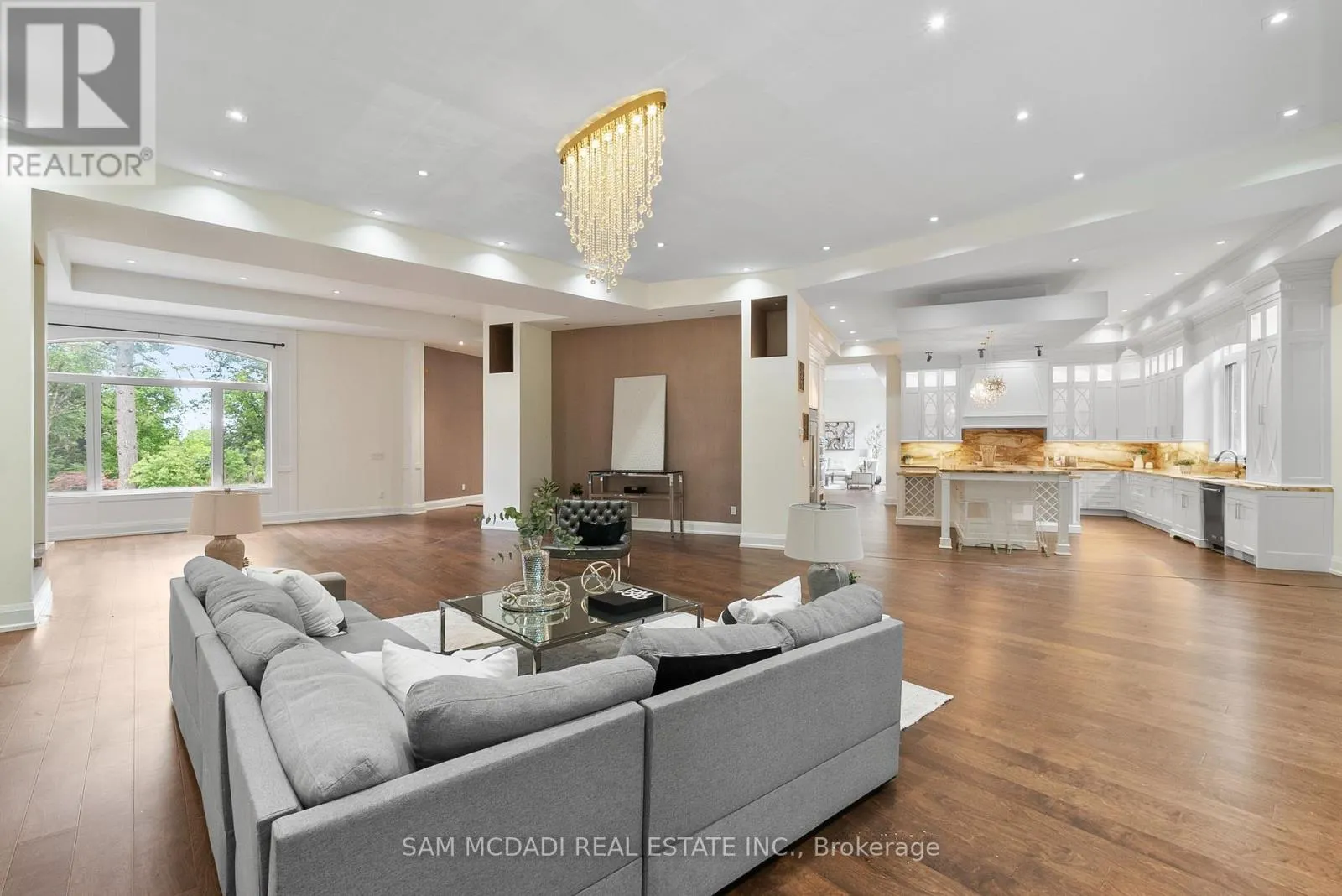 15 GLENVIEW HEIGHTS LANE