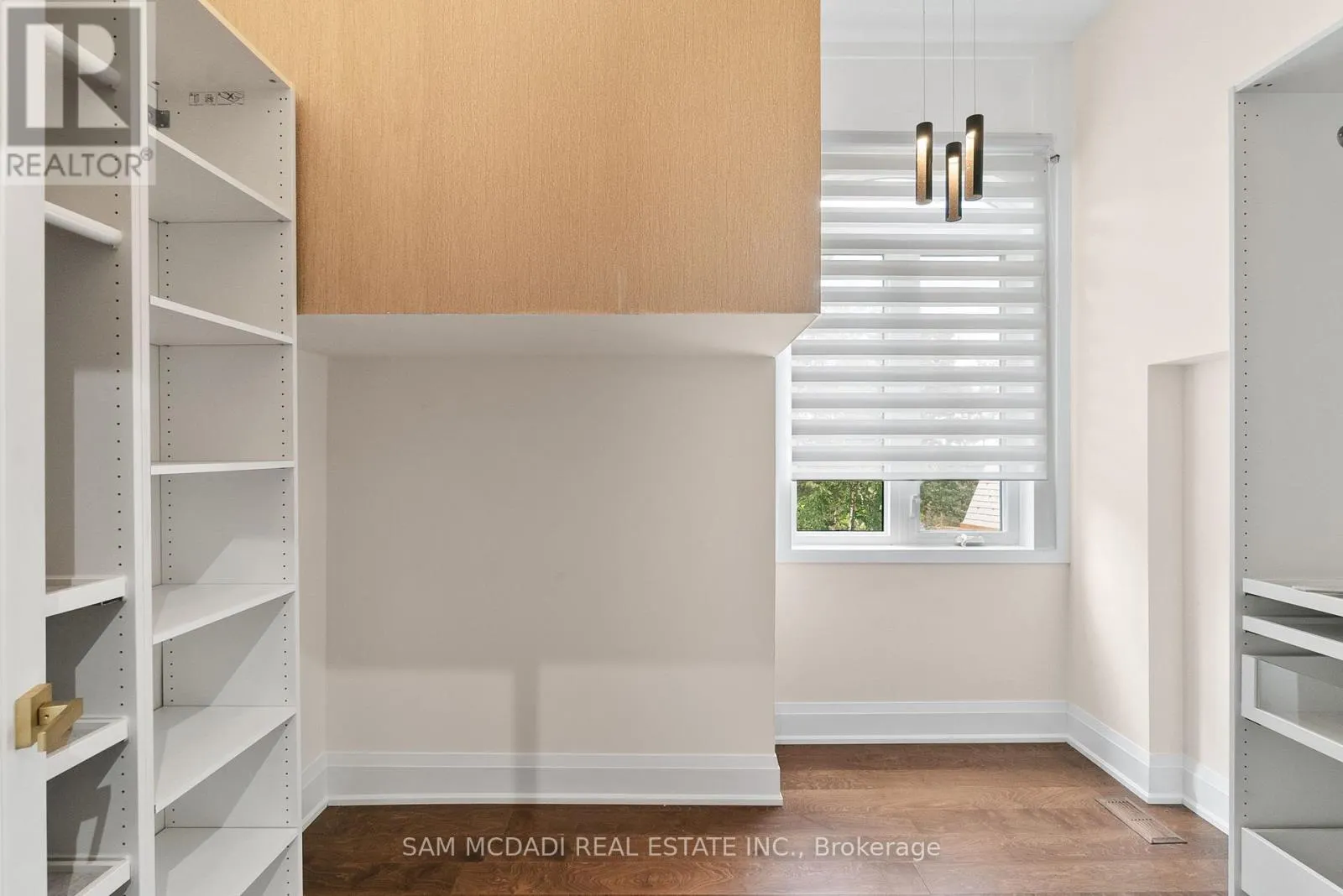 15 GLENVIEW HEIGHTS LANE