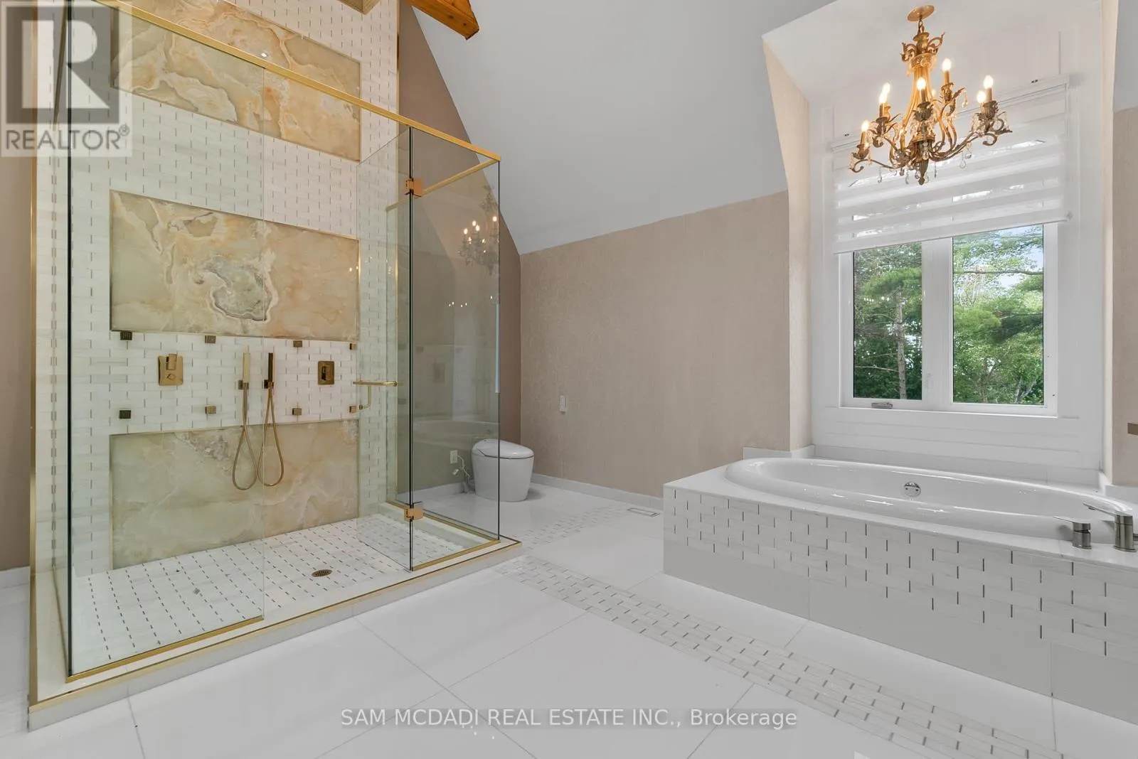 15 GLENVIEW HEIGHTS LANE