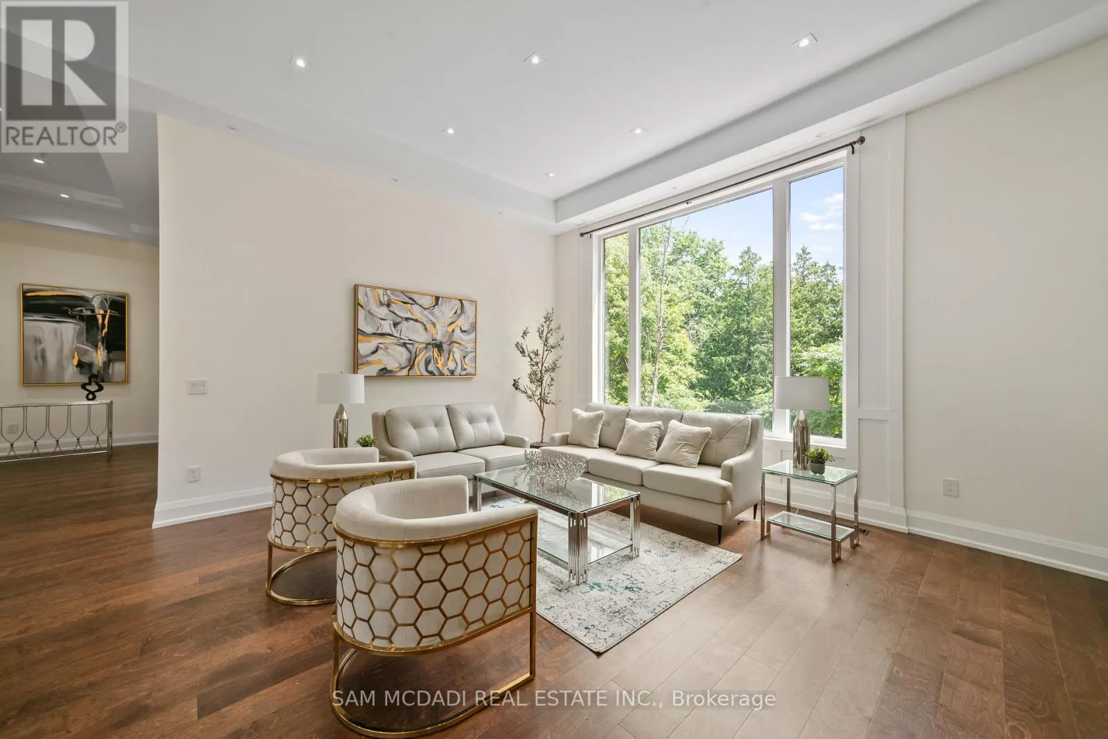 15 GLENVIEW HEIGHTS LANE