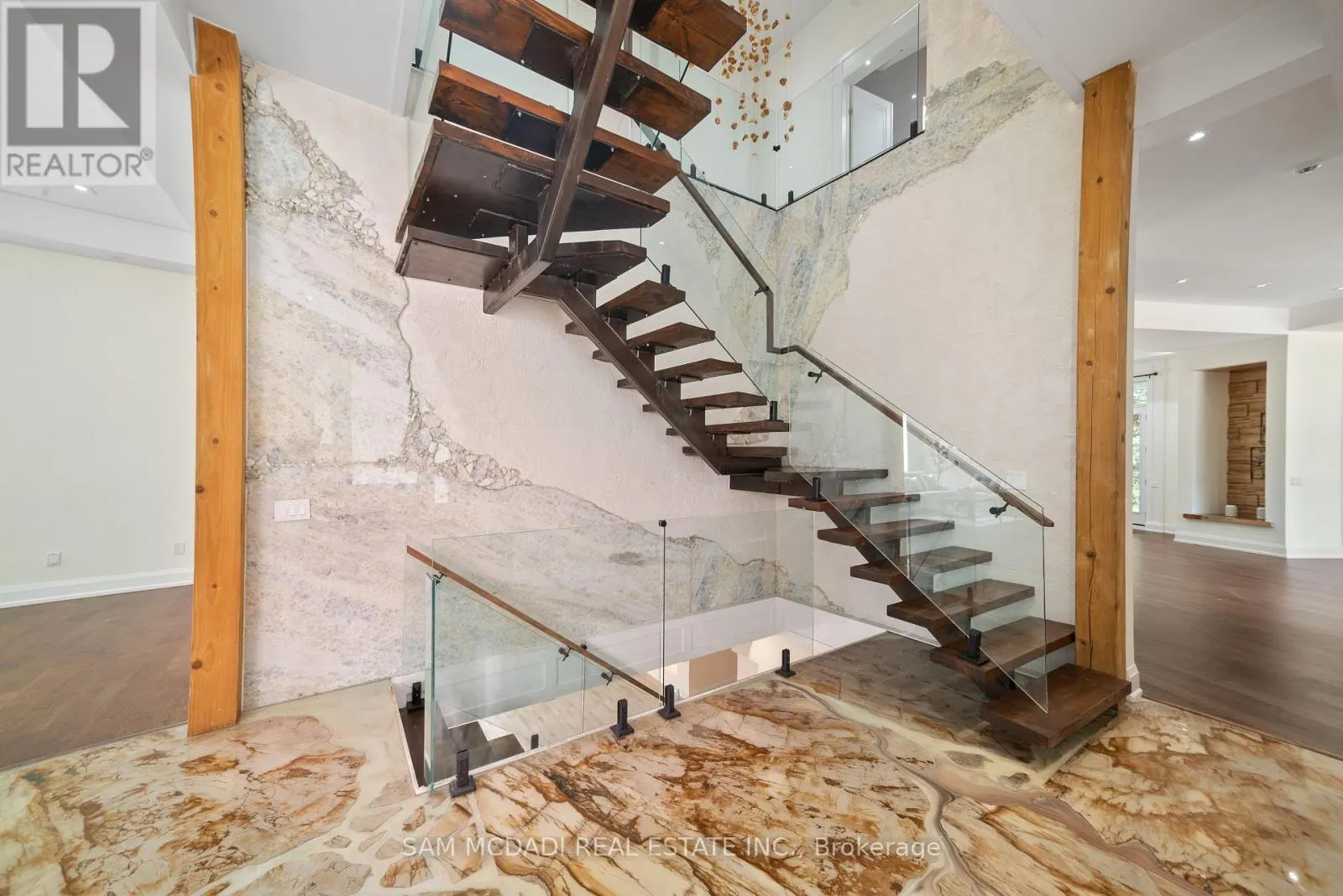 15 GLENVIEW HEIGHTS LANE