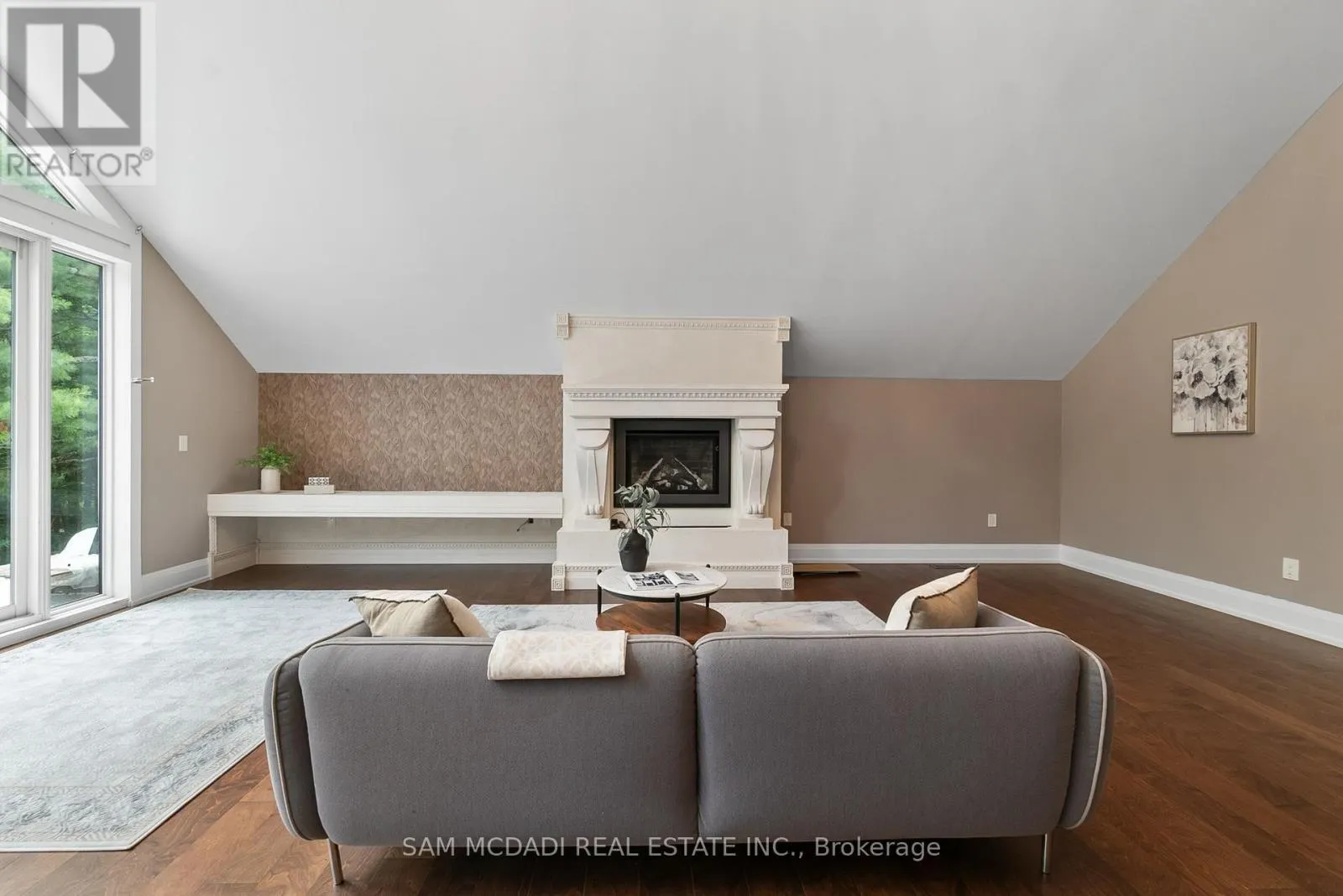 15 GLENVIEW HEIGHTS LANE