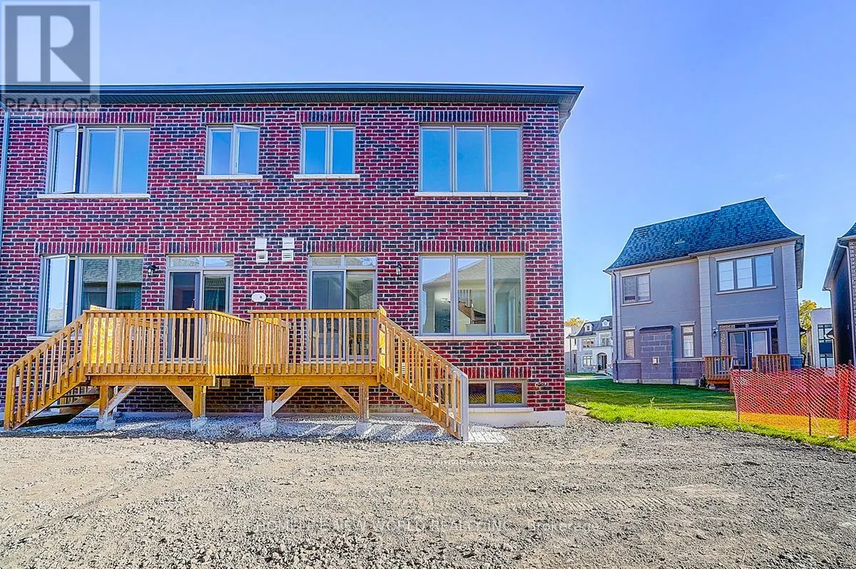 4 FREEMAN WILLIAMS STREET