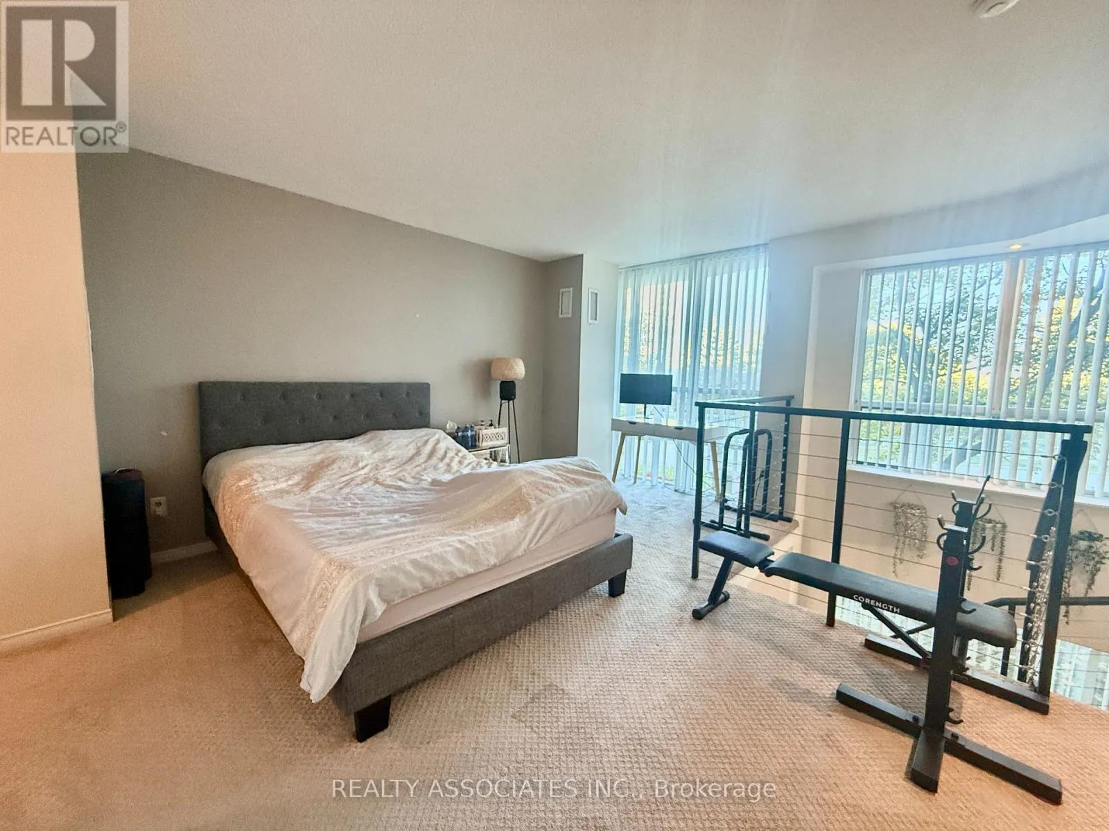 303 - 51 BAFFIN COURT