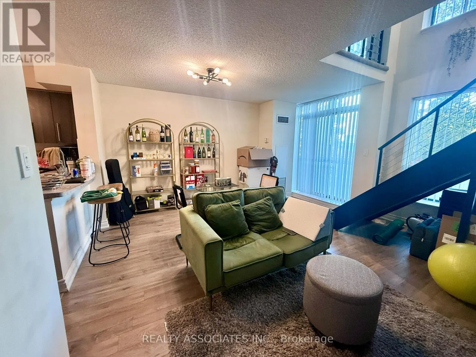 303 - 51 BAFFIN COURT