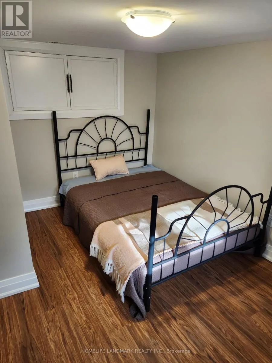 BASEMENT UNIT - 452 D'ARCY STREET S