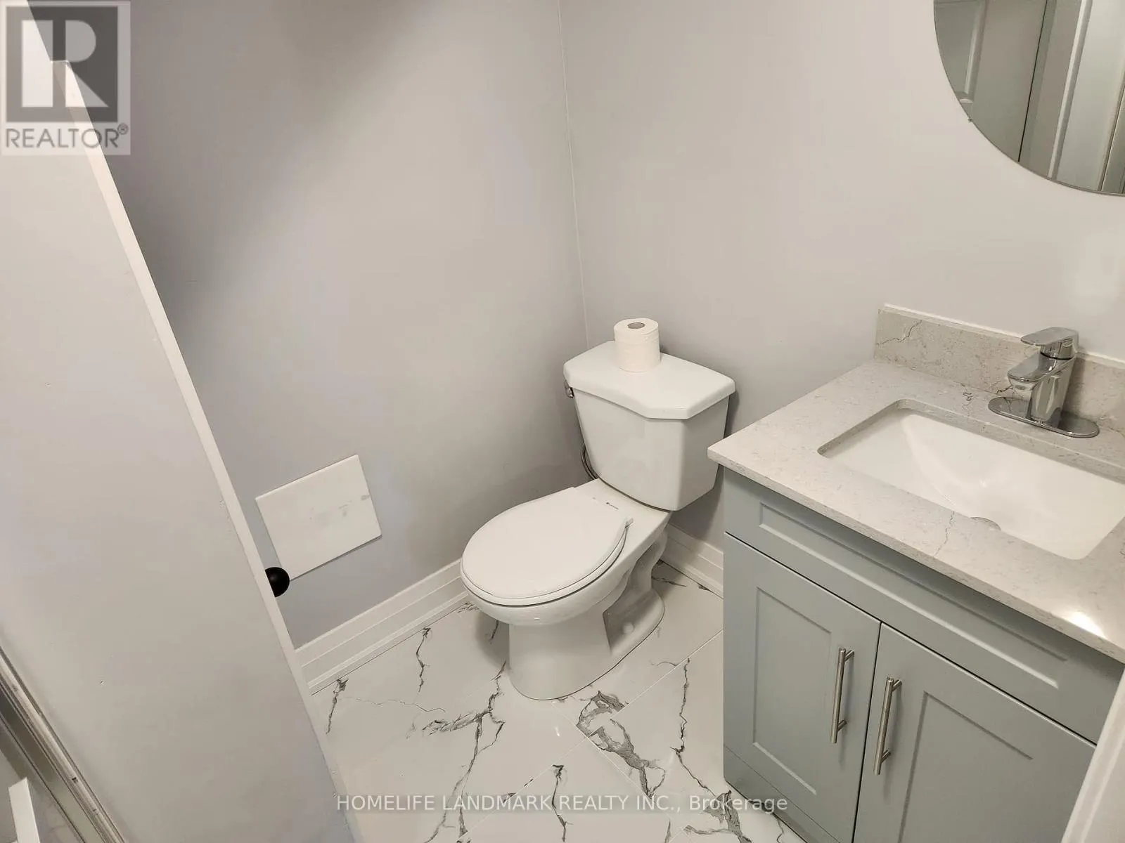 BASEMENT UNIT - 452 D'ARCY STREET S