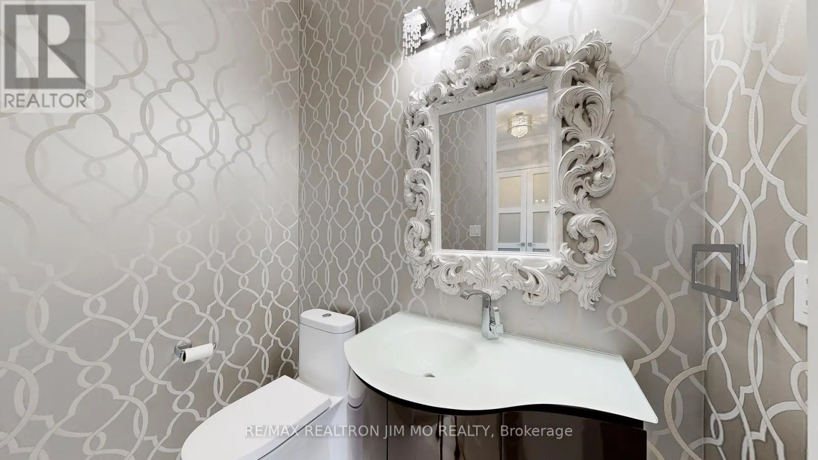 PH3 - 9600 YONGE STREET