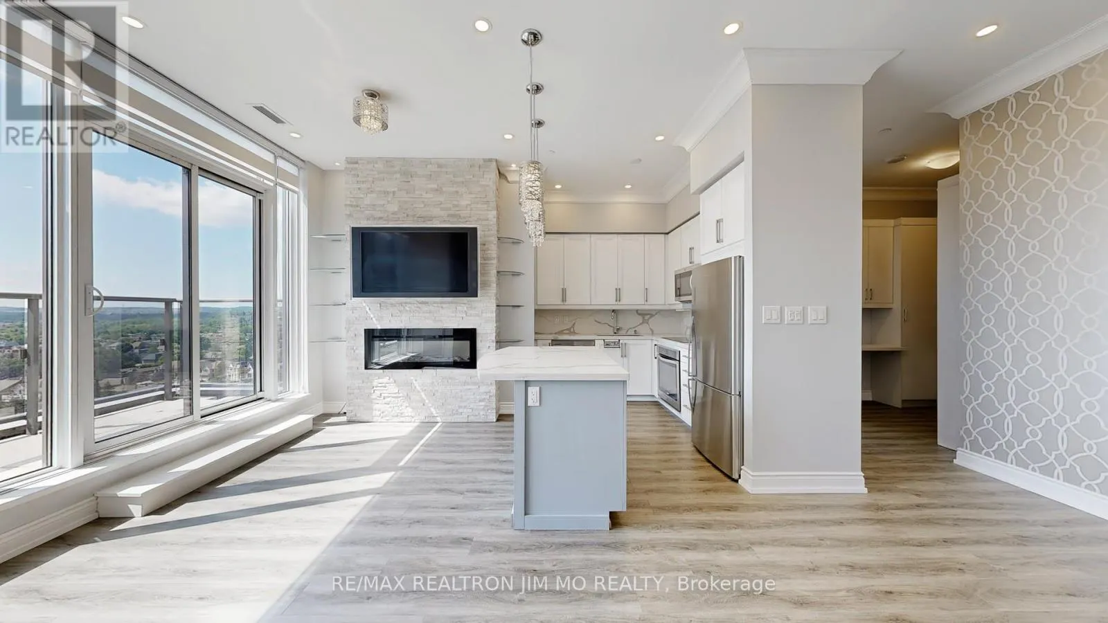 PH3 - 9600 YONGE STREET