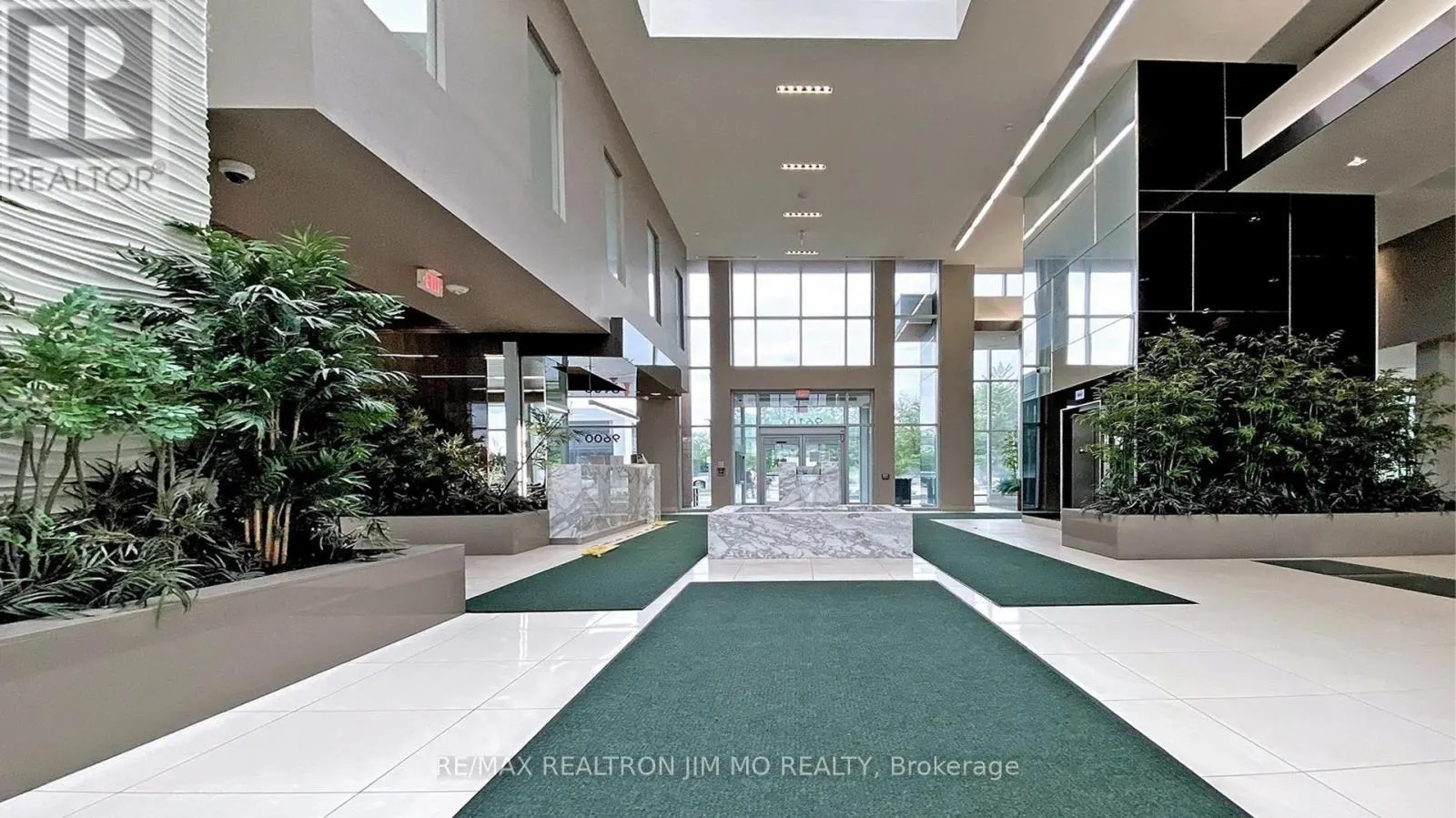 PH3 - 9600 YONGE STREET