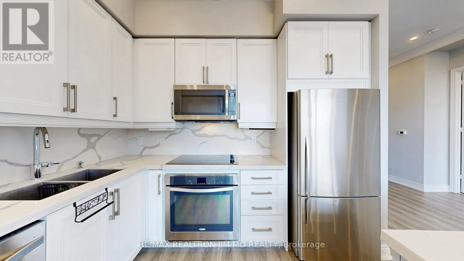 PH3 - 9600 YONGE STREET