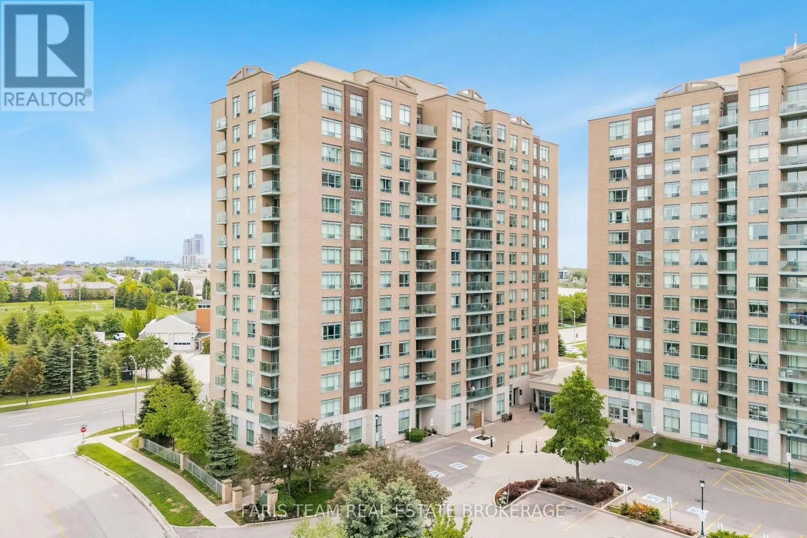 407 - 11 ONEIDA CRESCENT