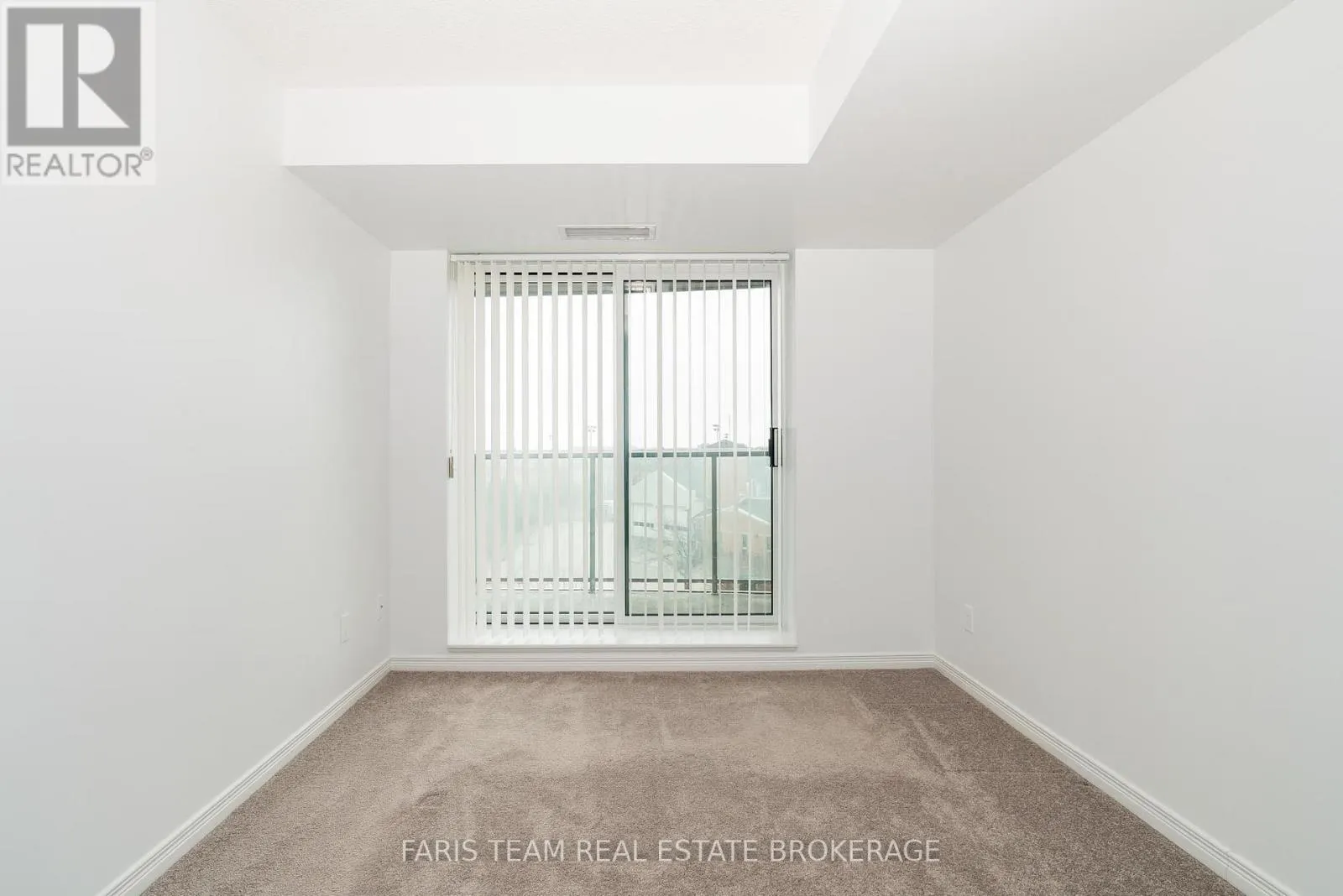 407 - 11 ONEIDA CRESCENT