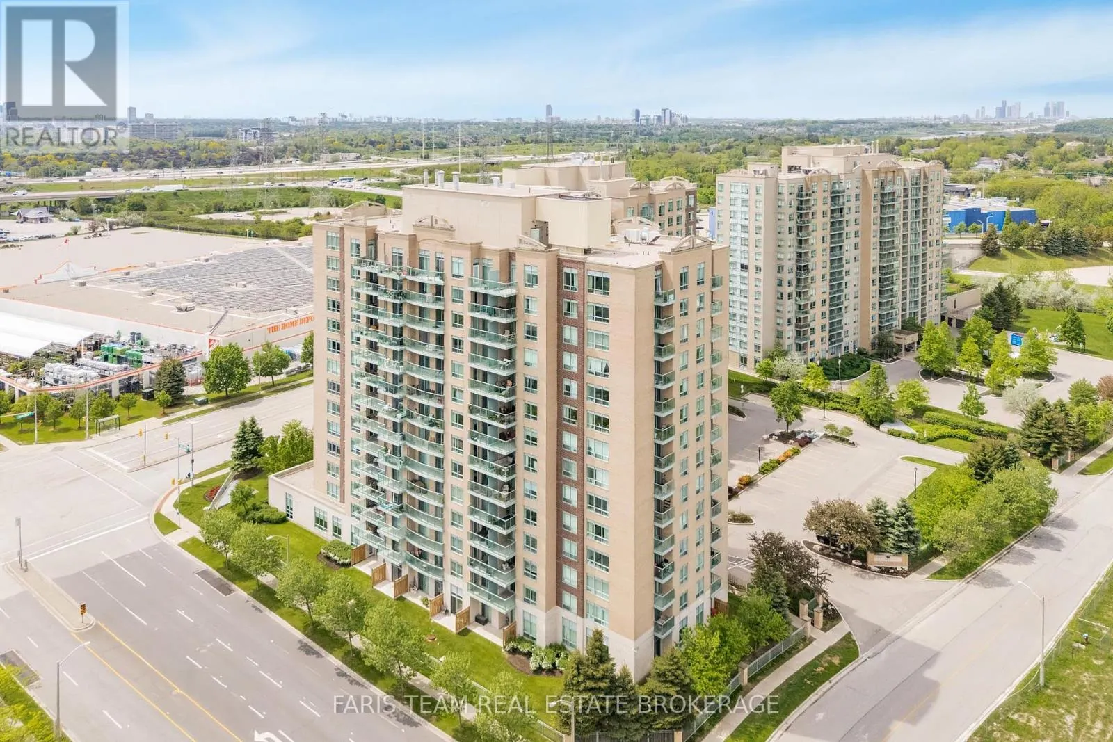 407 - 11 ONEIDA CRESCENT