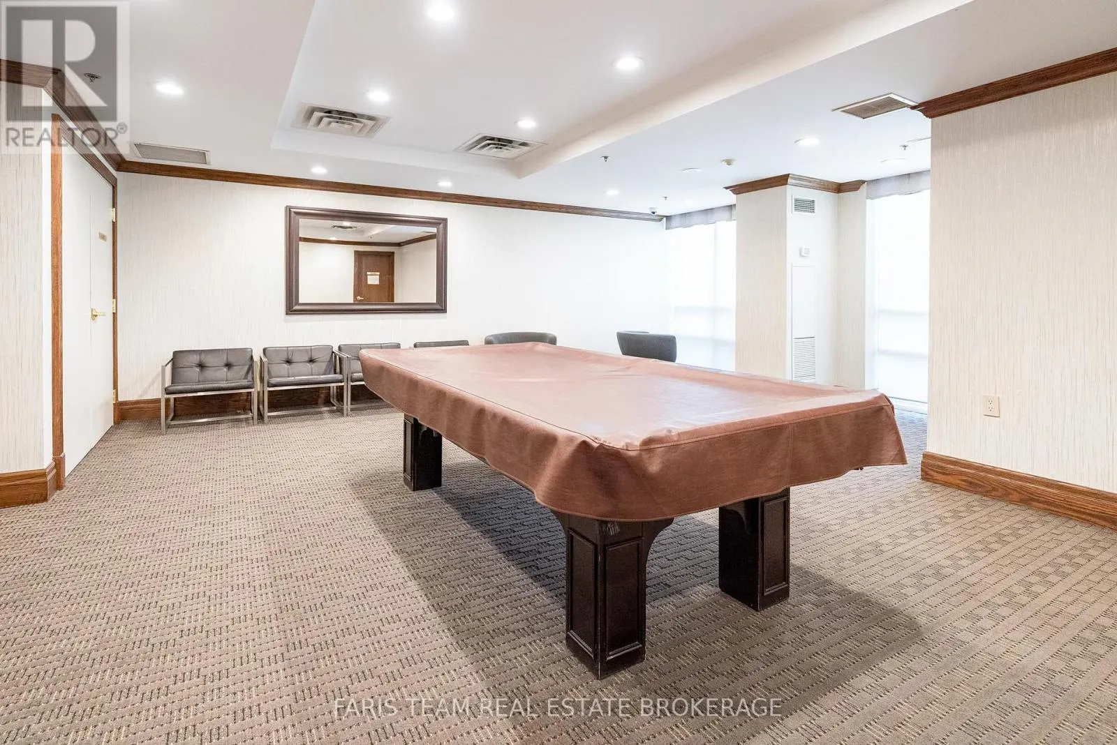 407 - 11 ONEIDA CRESCENT