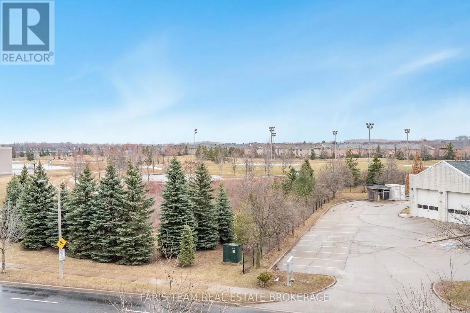 407 - 11 ONEIDA CRESCENT