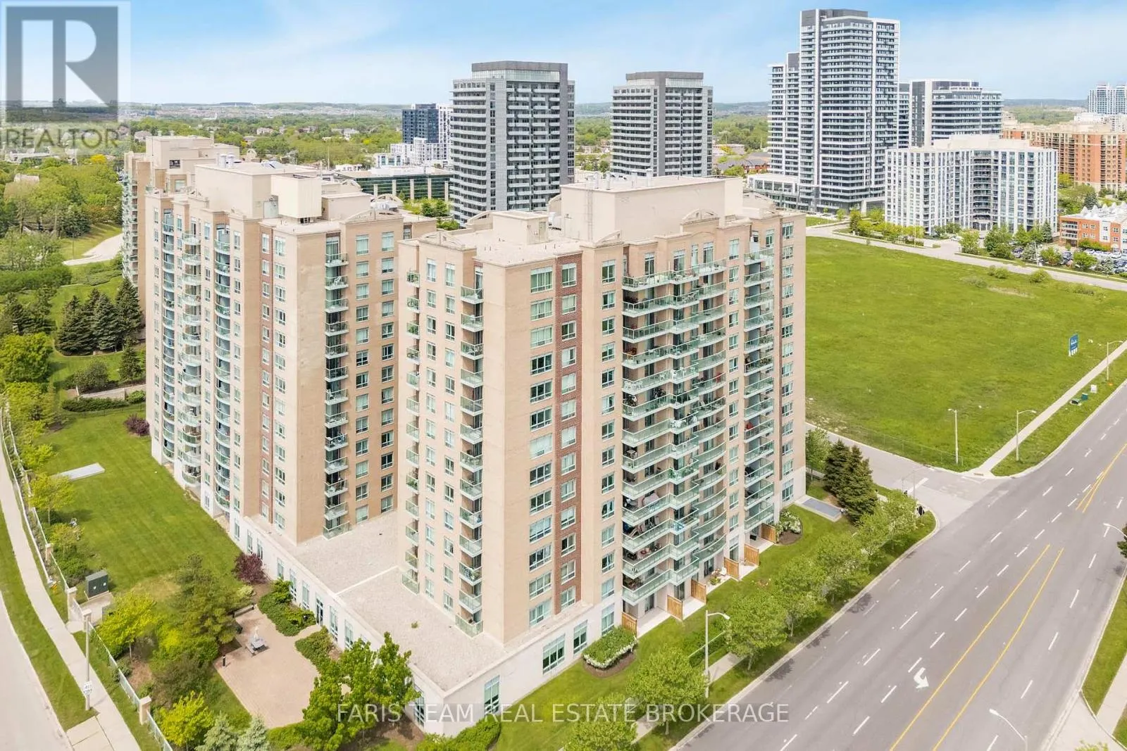 407 - 11 ONEIDA CRESCENT