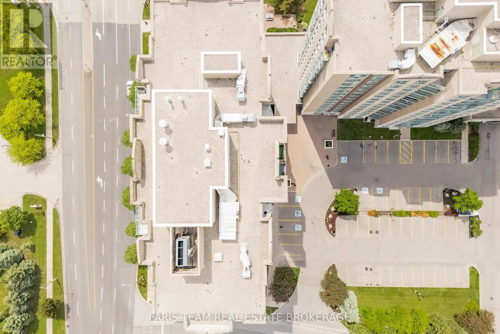 407 - 11 ONEIDA CRESCENT