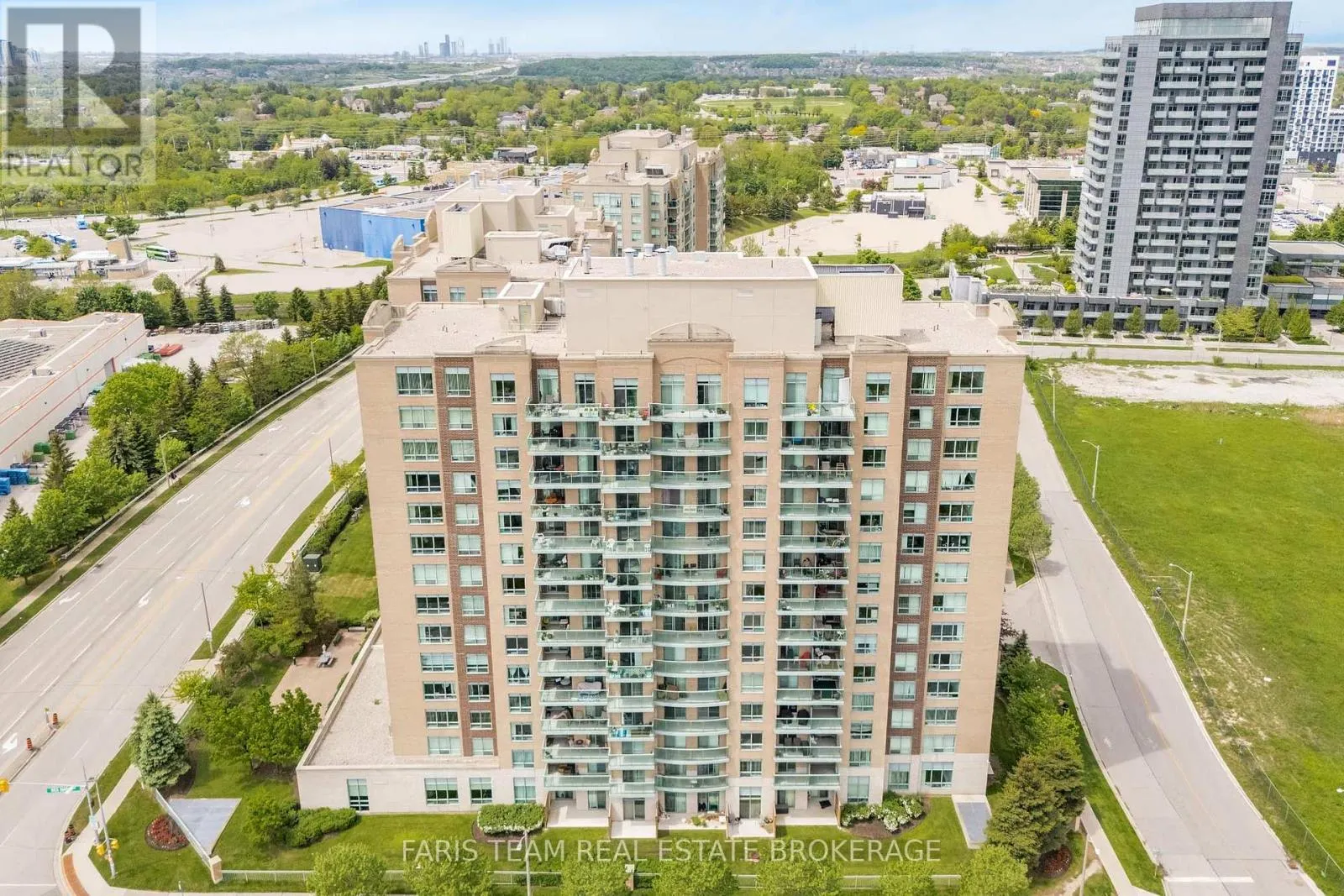 407 - 11 ONEIDA CRESCENT