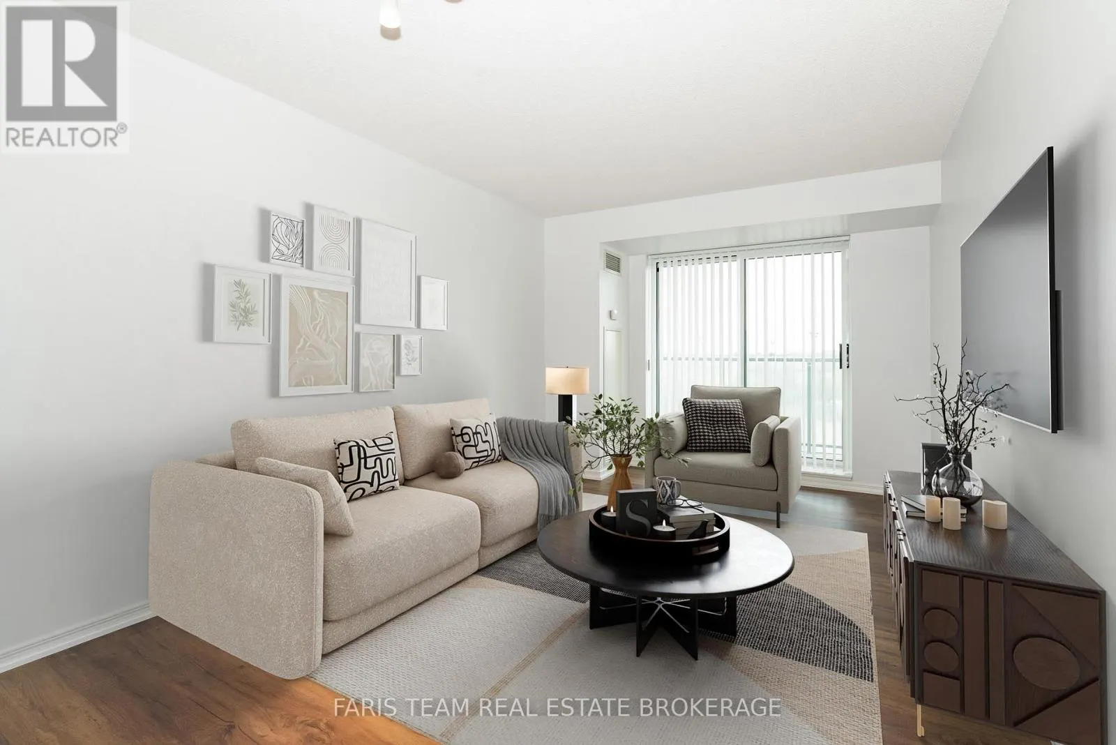 407 - 11 ONEIDA CRESCENT