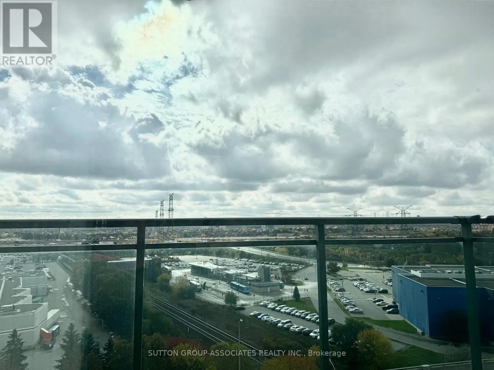 1106 - 39 ONEIDA CRESCENT