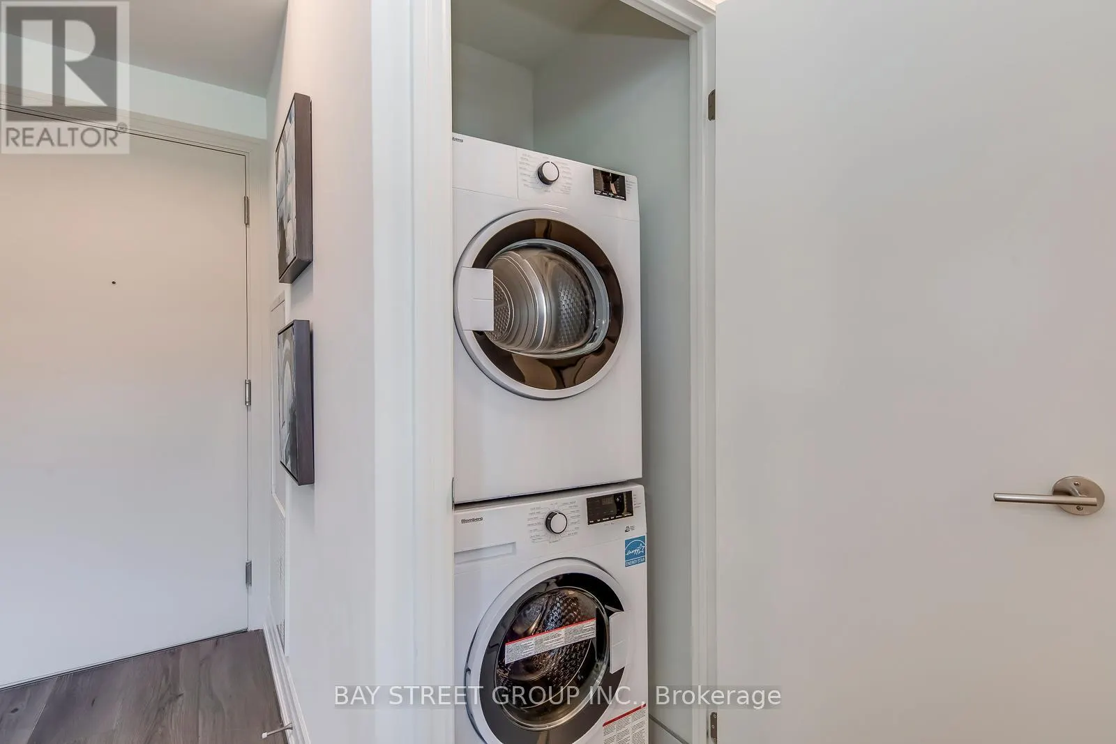 327 - 101 CATHEDRAL HIGH STREET