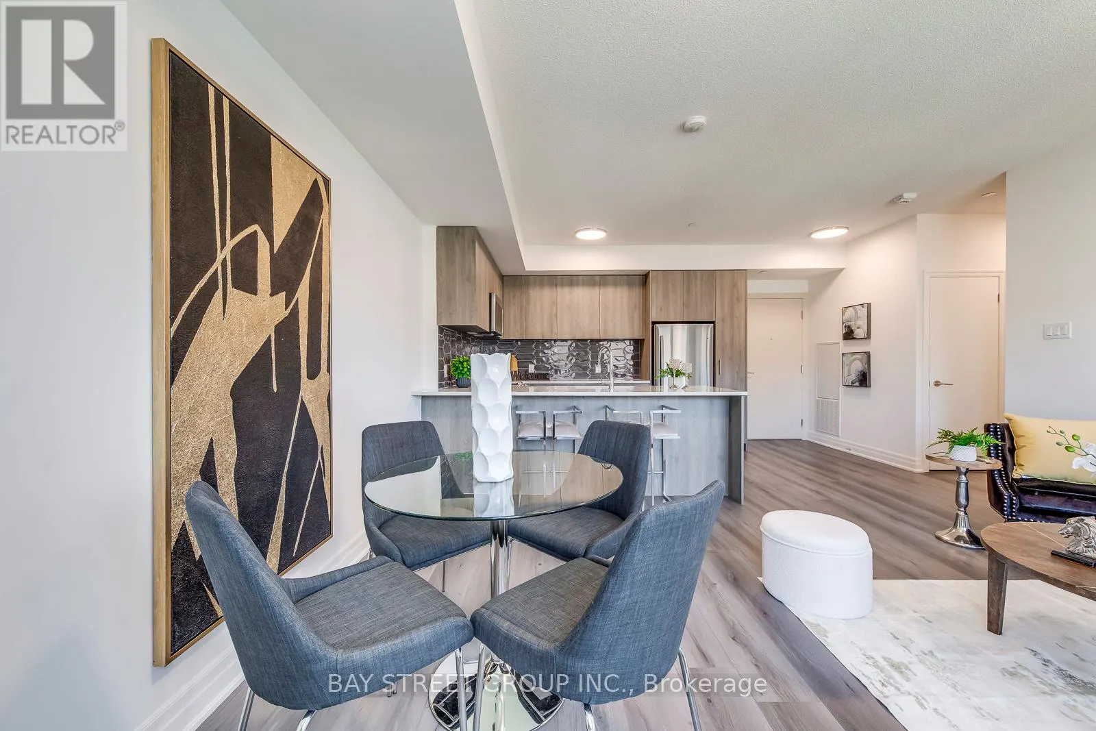 327 - 101 CATHEDRAL HIGH STREET