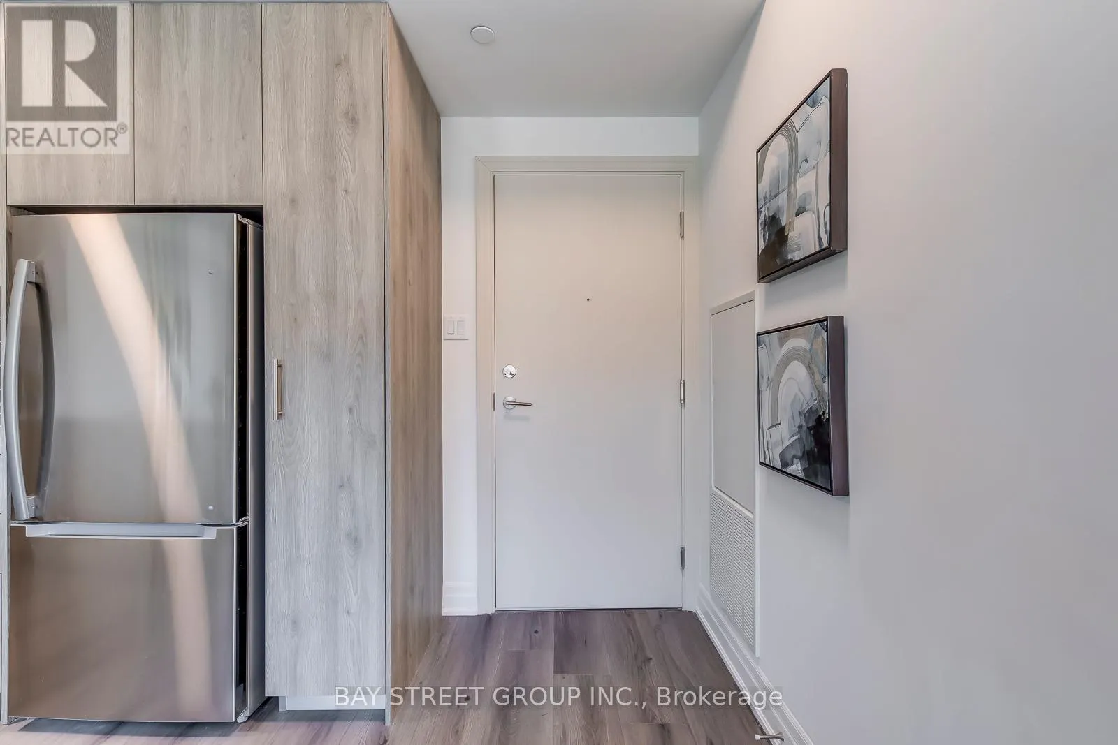 327 - 101 CATHEDRAL HIGH STREET