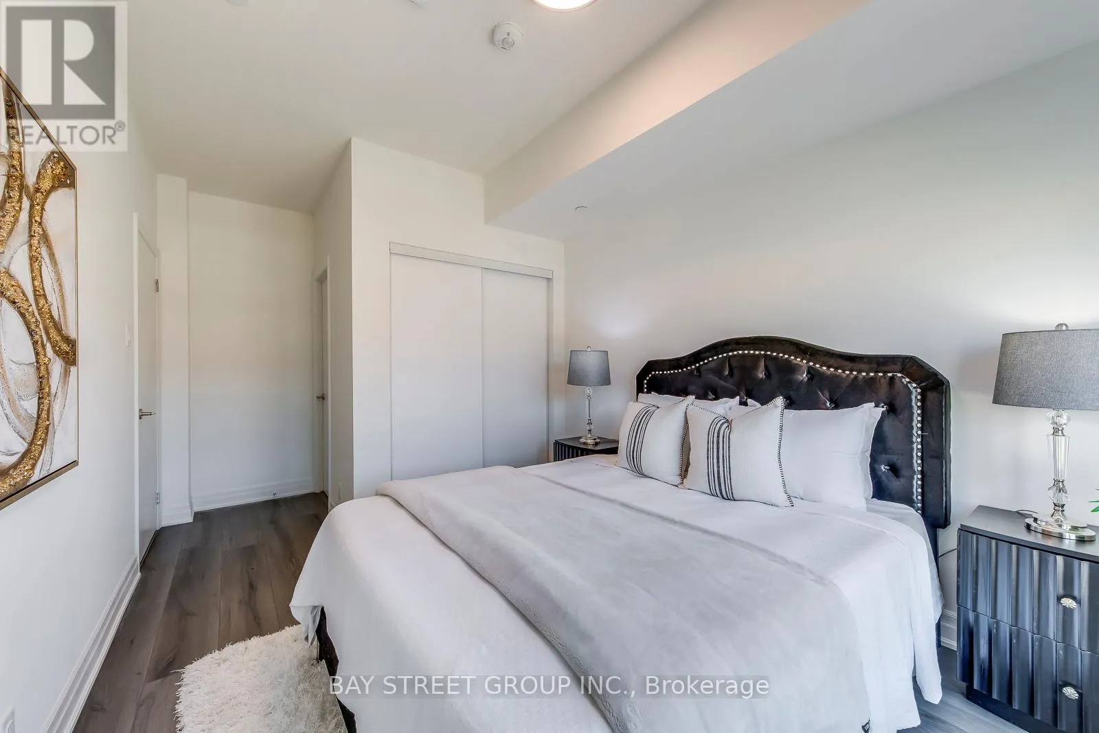 327 - 101 CATHEDRAL HIGH STREET