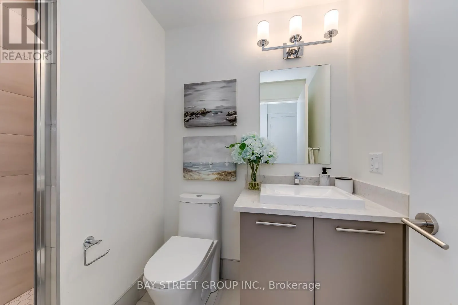 327 - 101 CATHEDRAL HIGH STREET