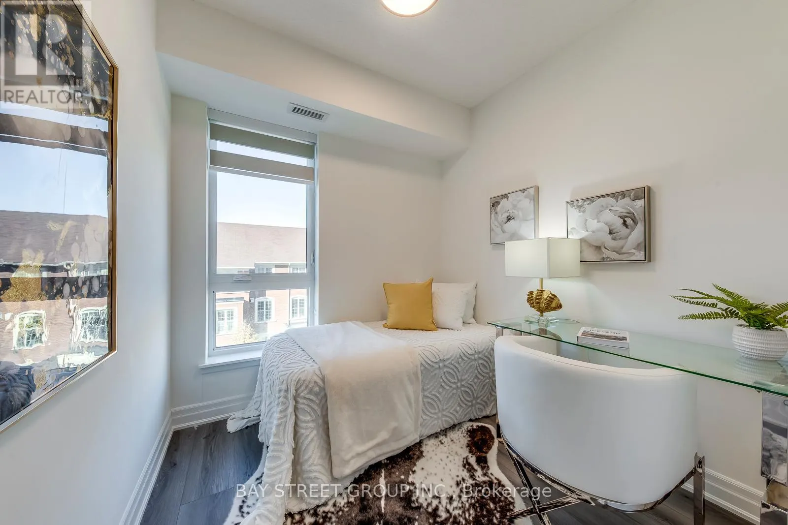 327 - 101 CATHEDRAL HIGH STREET