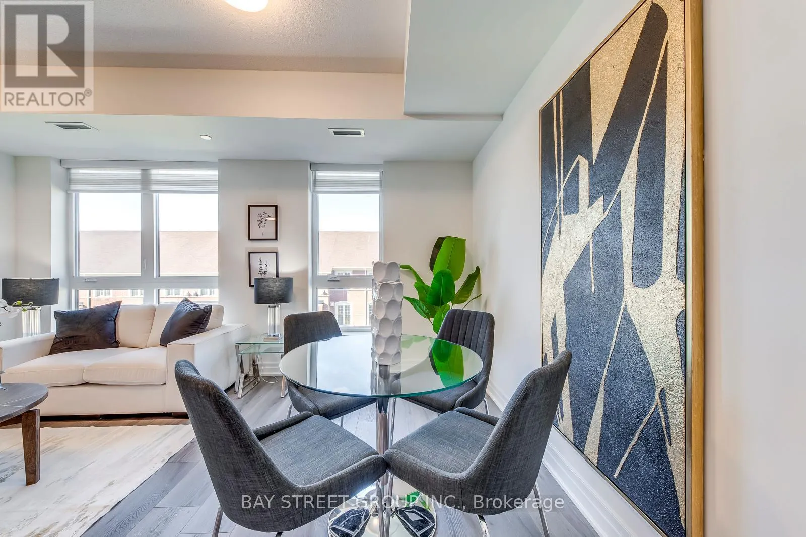 327 - 101 CATHEDRAL HIGH STREET