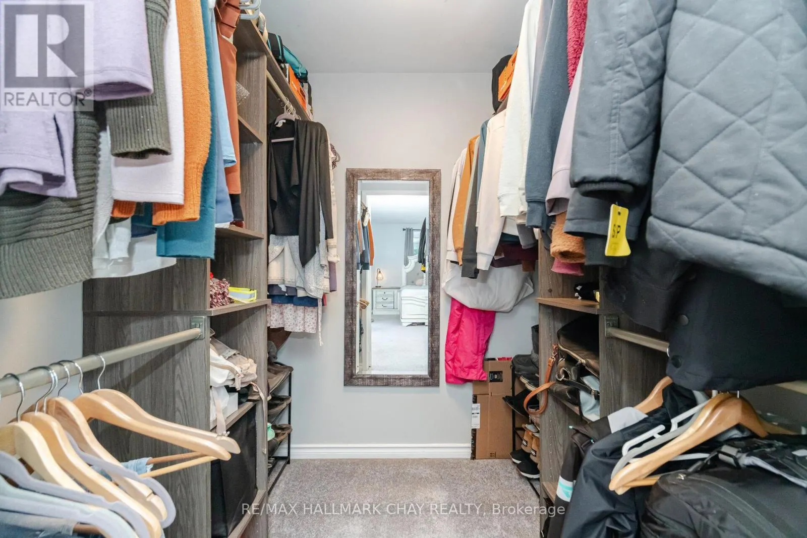 731 PINEGROVE AVENUE