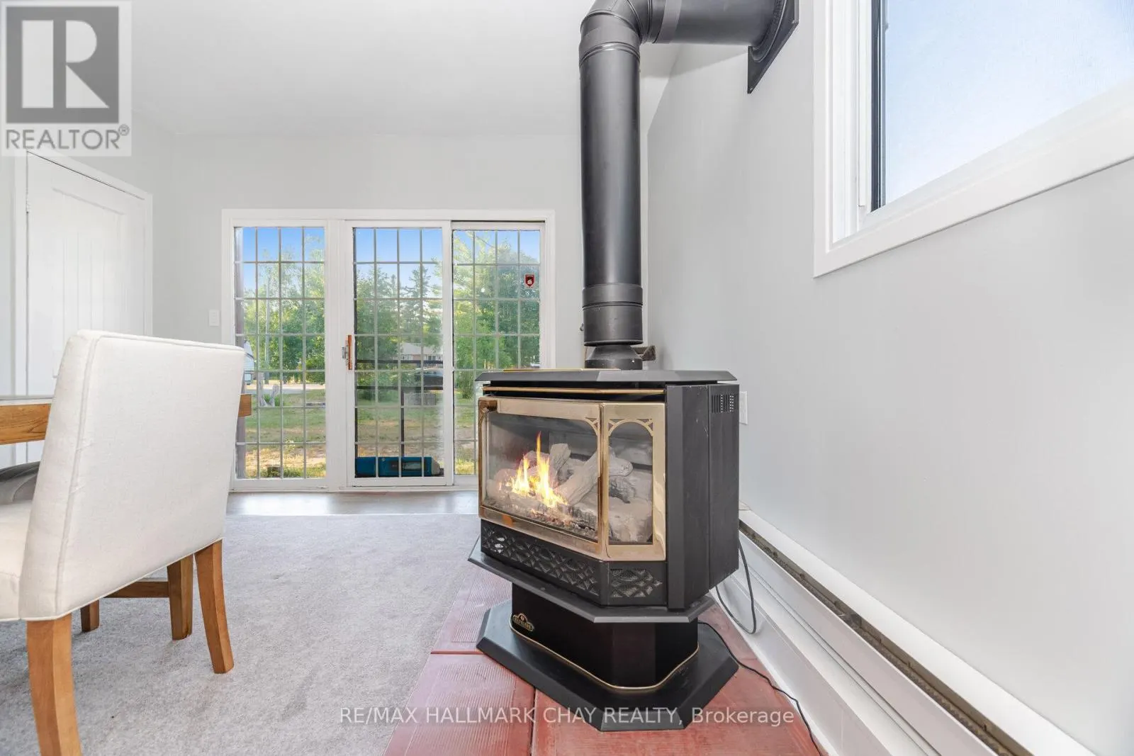 731 PINEGROVE AVENUE