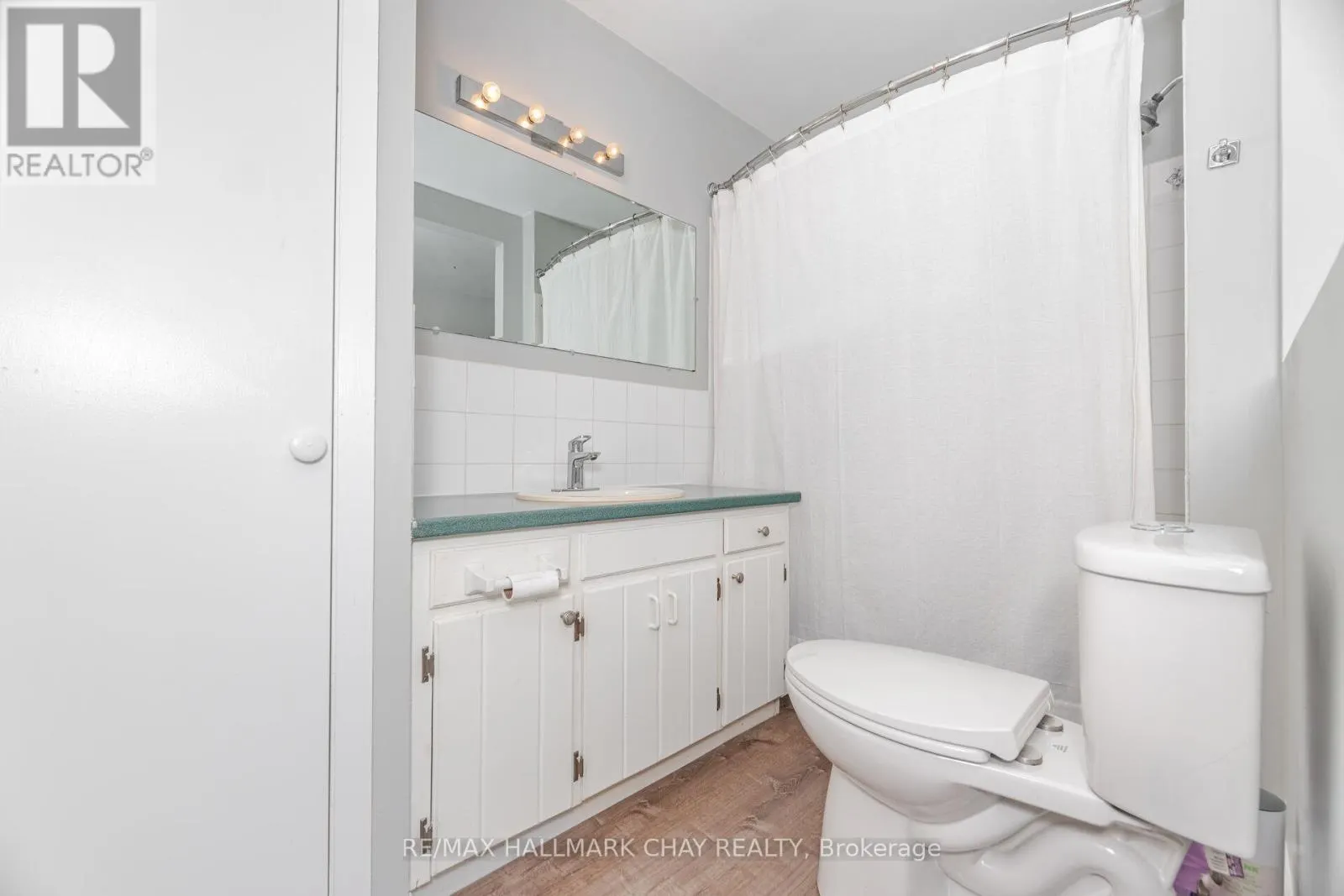 731 PINEGROVE AVENUE